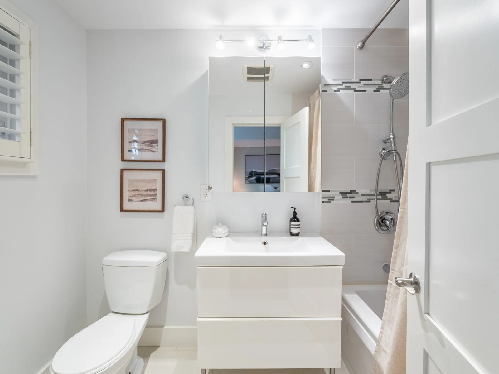 995 Greenwood Ave-44.jpg