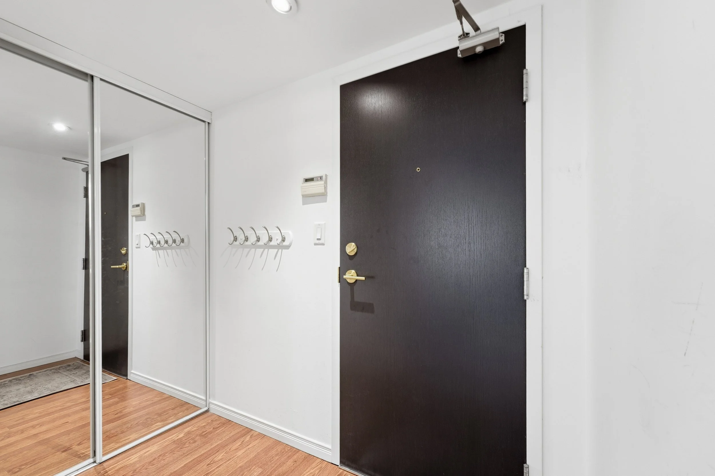 04-230 King St E-4.jpg