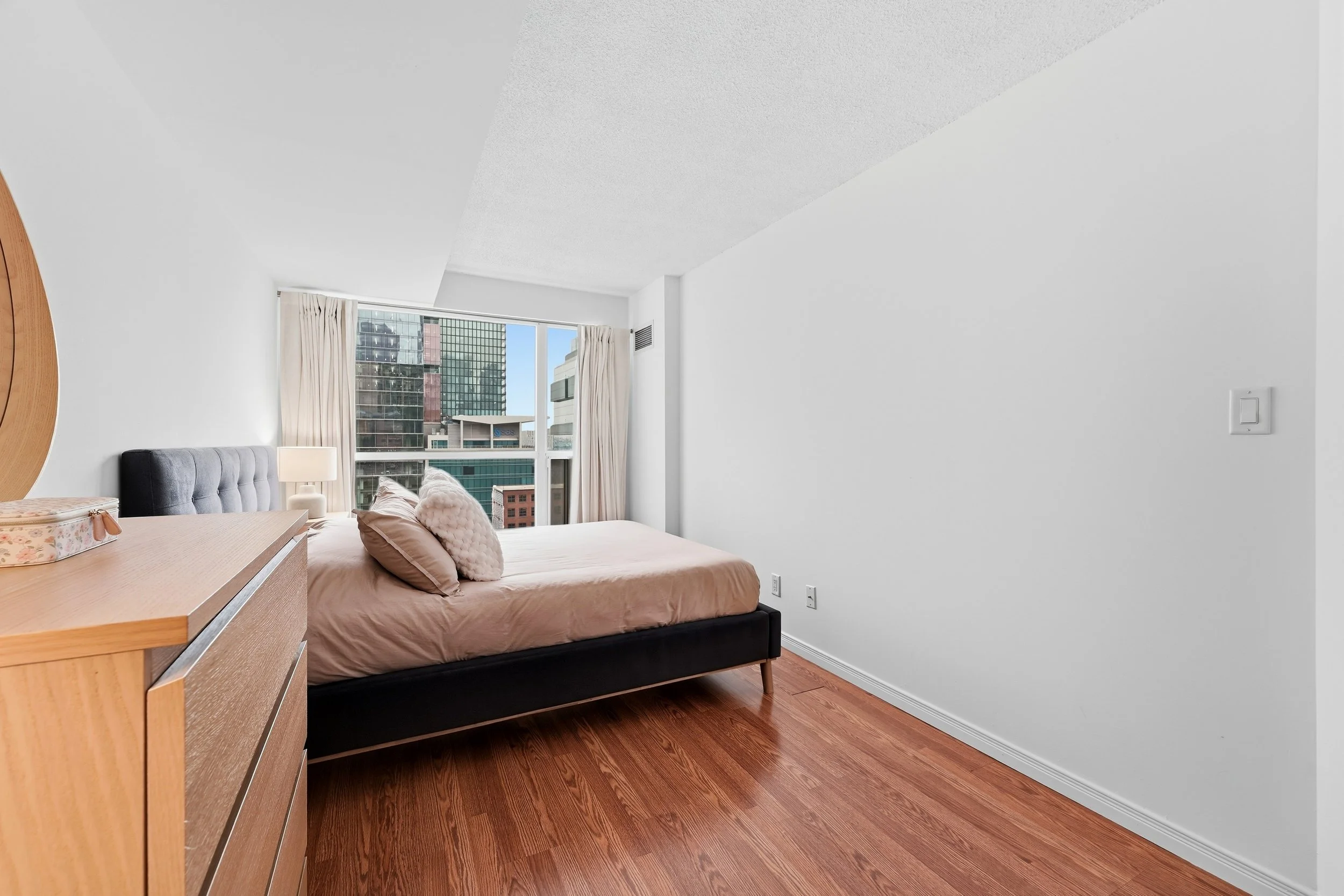 15-230 King St E-15.jpg
