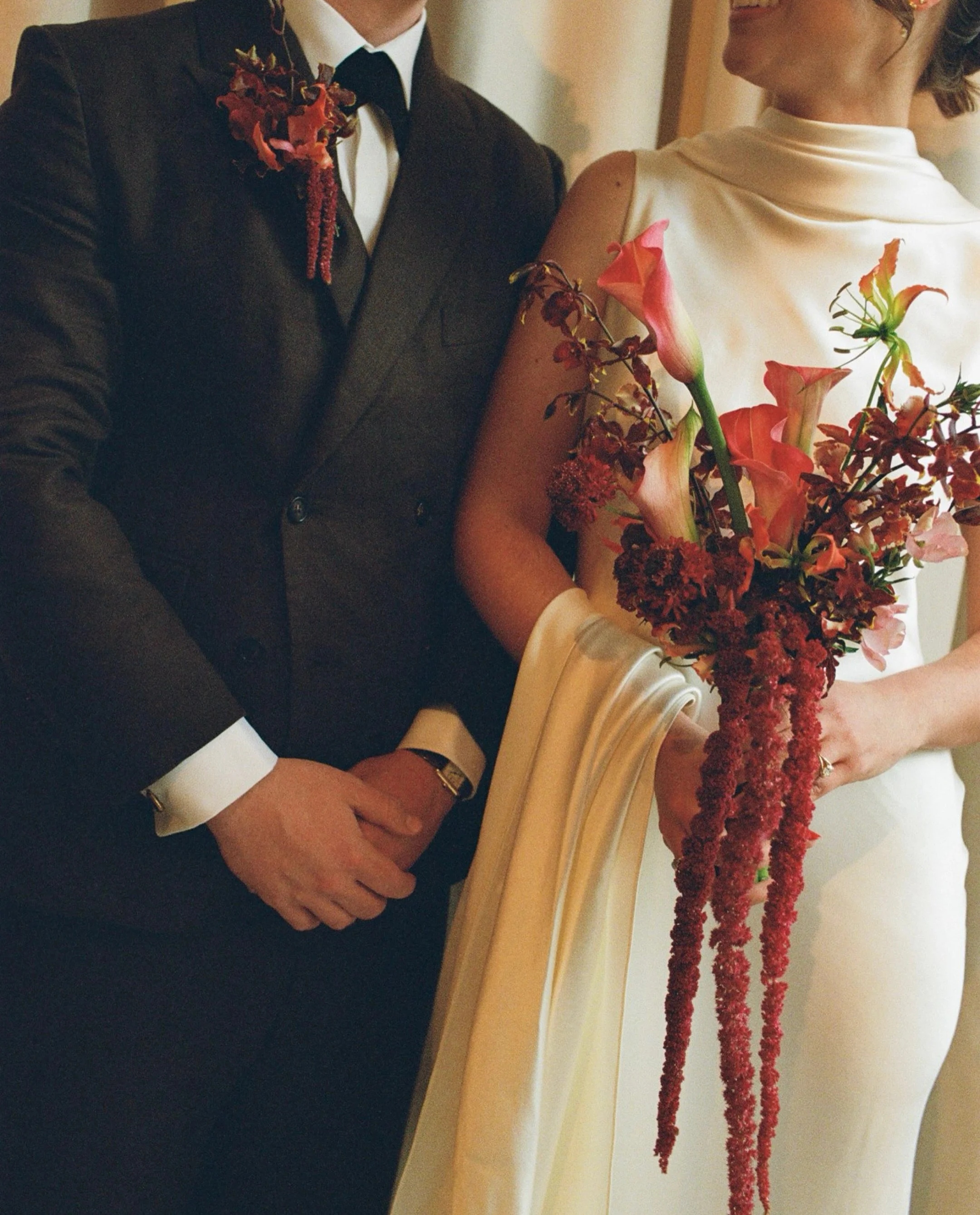 E&amp;A and perfect florals, details, and dancing that absolutely made the day their own at Rule of Thirds

Planner: @patternparties 
Florals: @joiblooms 
Venue: @thirdsbk 
Dress: @daniellefrankelbride 
Suit: @bode 
Rentals: @bbjlatavola 
DJ: @dartco