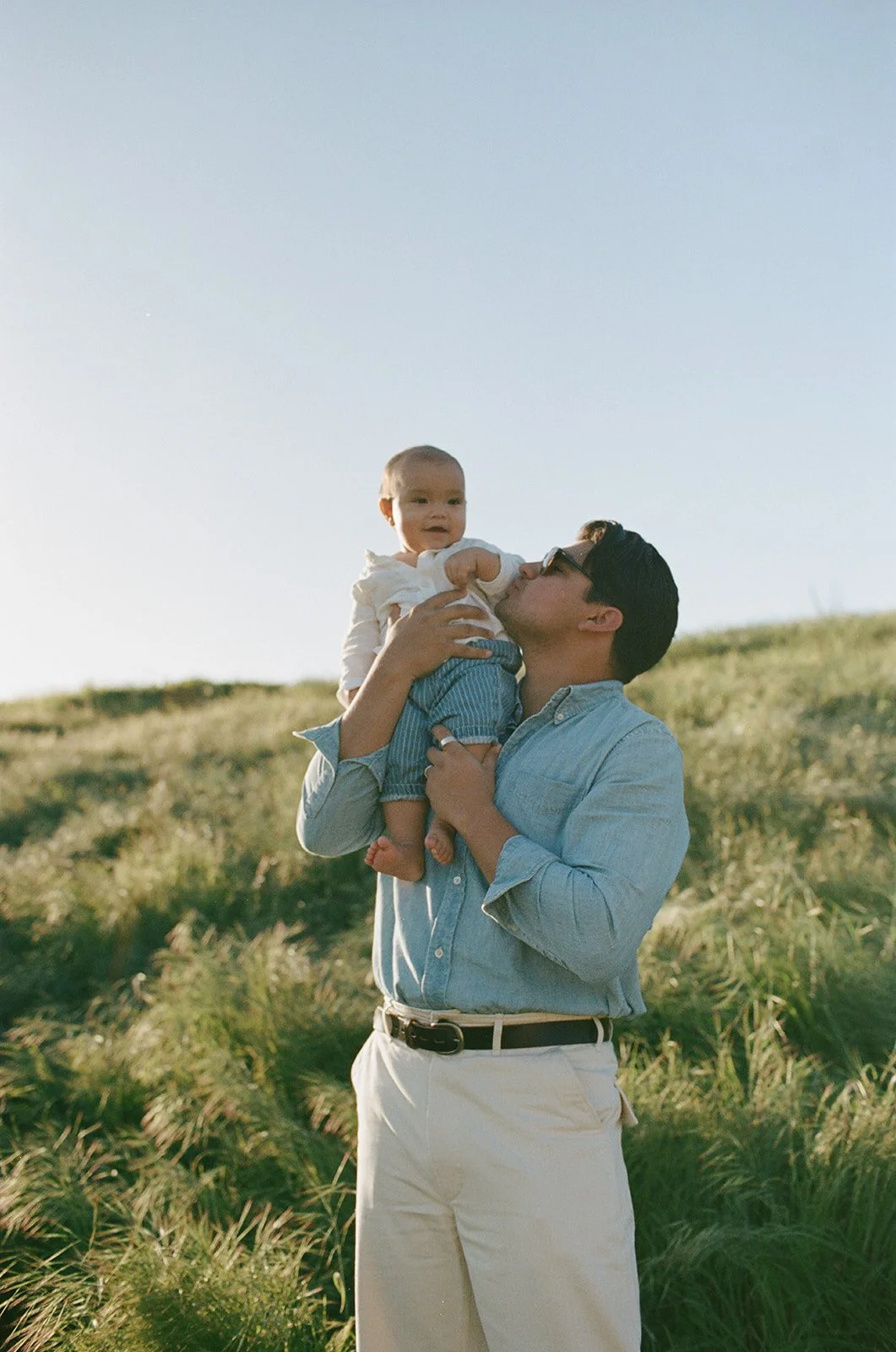 Orange-County-family-film-photographer-field-photo-inspo-Ruiz-family-by-The-Delacastros-56.jpg