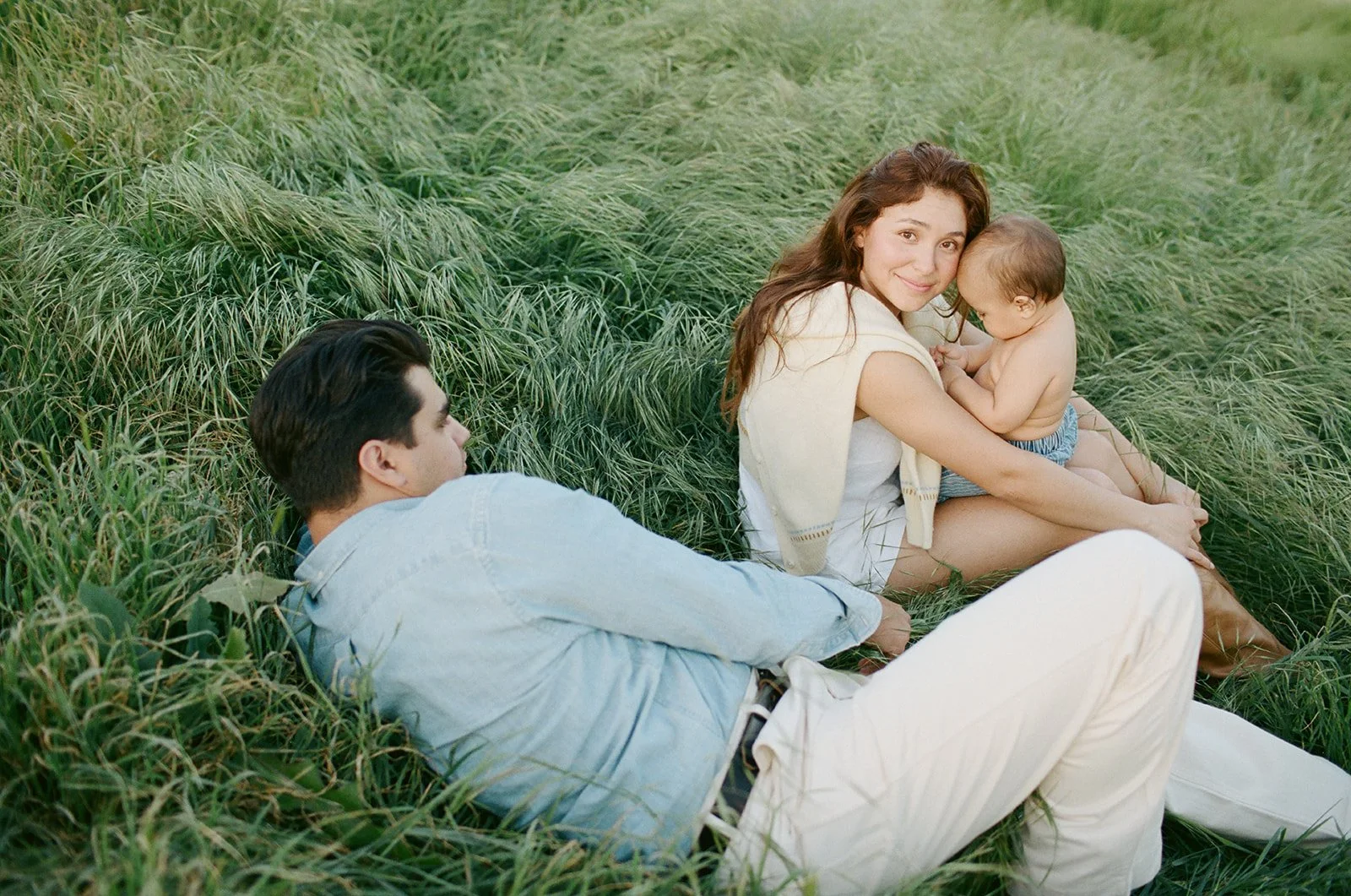 Orange-County-family-film-photographer-field-photo-inspo-Ruiz-family-by-The-Delacastros-14.jpg