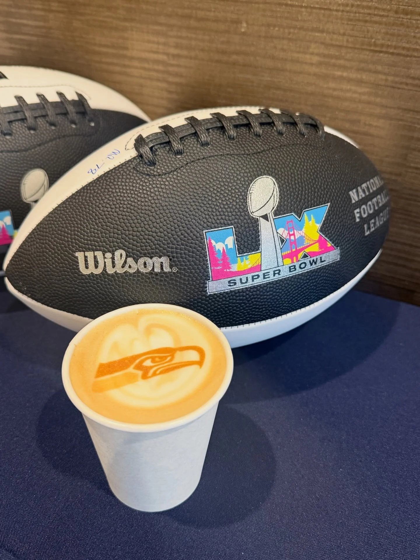 When the Seahawks ask you to caffeinate their team before the Superbowl&hellip; you find a way to make it happen. 🏈🏆🤝🏾

Absolutely surreal 🤯

#coffeecatering #kasamacoffee #superbowl #specialtycoffeecart #coffeecart