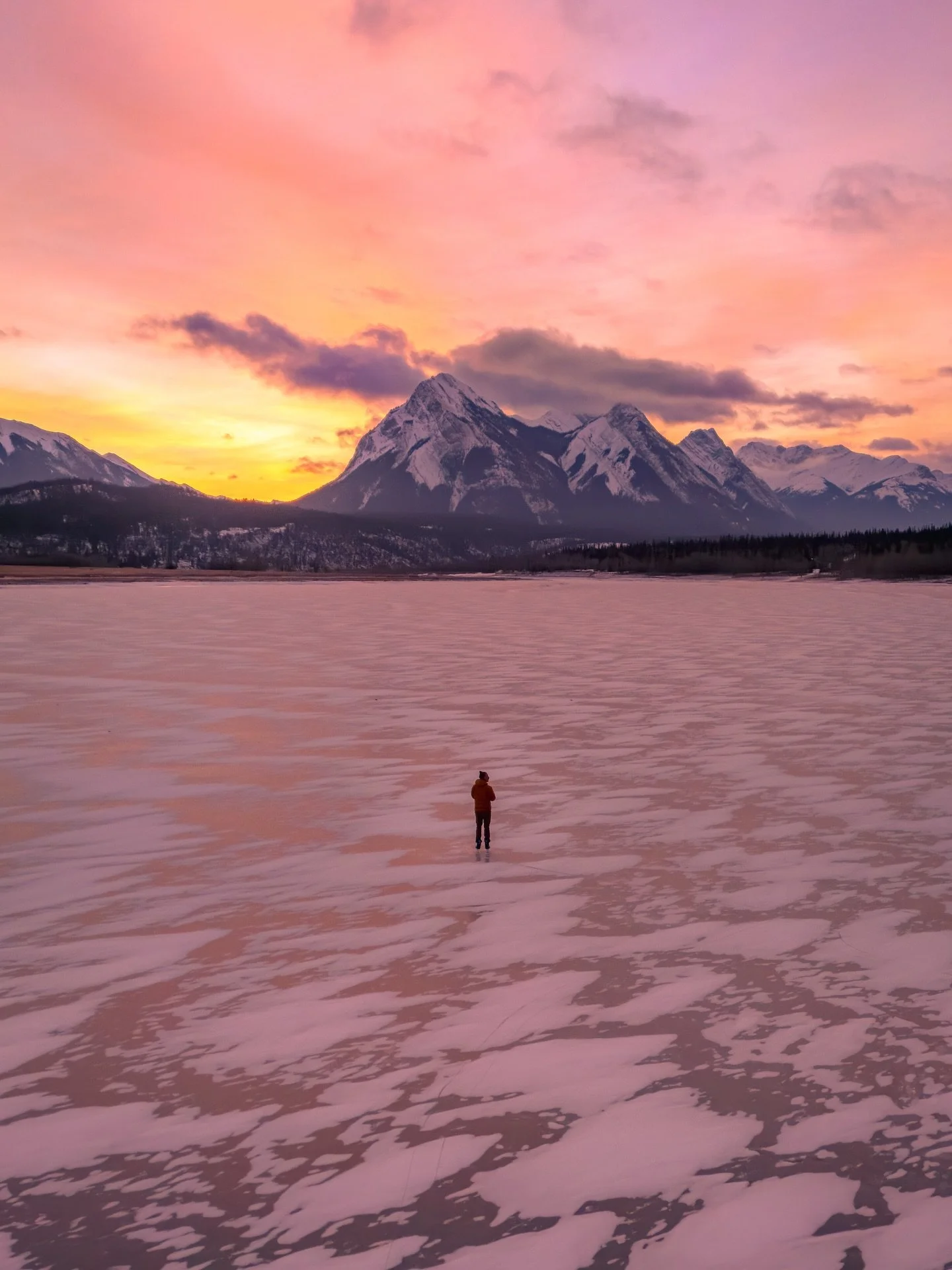 Ice was shit but the sky was 🔥 
What an incredible start to winter it has been.
#photography #landscapesphotography