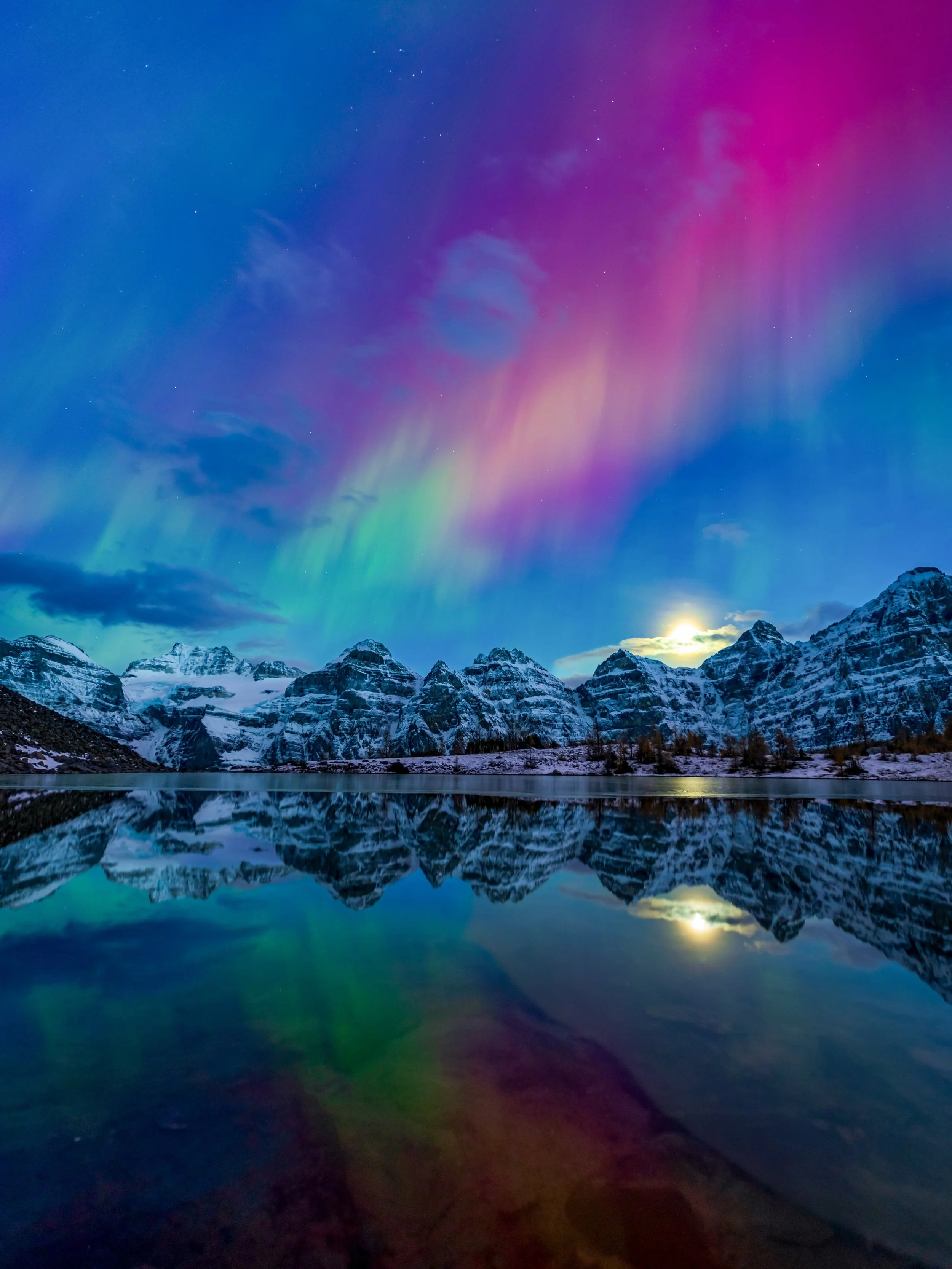 30+km of biking and another few km of hiking just to take photos of charged particles hitting the atmosphere. 
#photography #northernlights #aurora