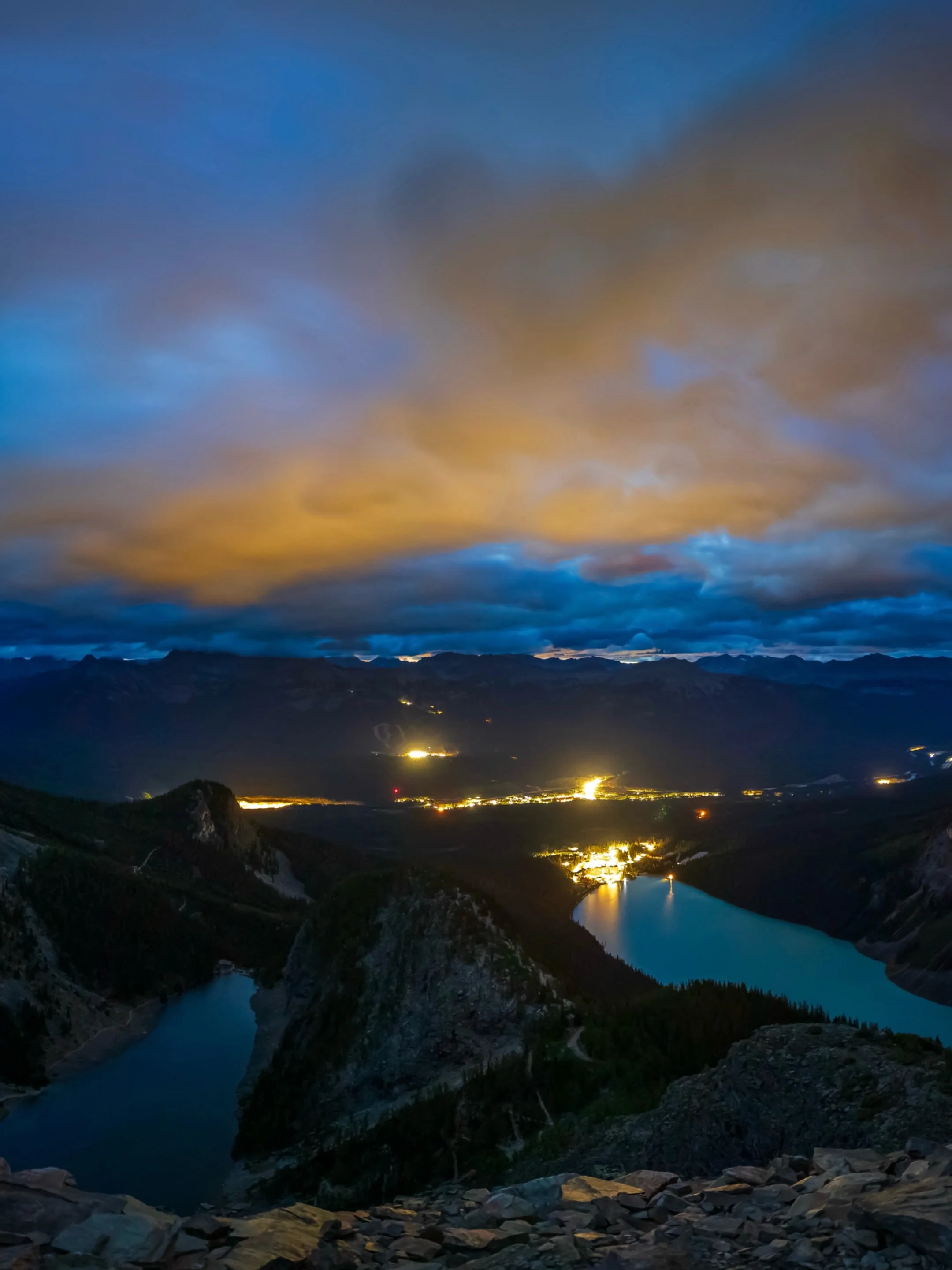 Maybe the last in my &ldquo;photos of lake Louise that I am posting to piss off @matt.littlewood &ldquo; series 
This night was super fun. @pete_ohara and me climbed the devils thumb late at night to catch sunrise up over lake Louise and lake Agnes. 