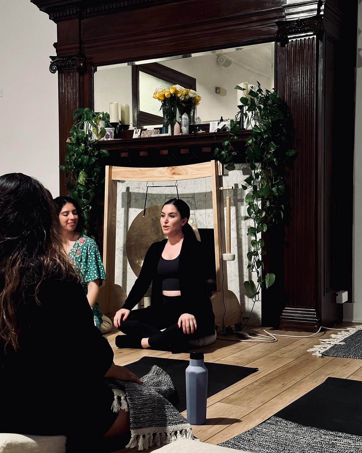 Thank you to my yoga mentor @smilinginsavasana for giving me the opportunity to join her at @yogisunidos and @yogarenewhoboken &lsquo;s event &ldquo;Rhythms of Wellbeing&rdquo;. It was a privledge to guide such a beautiful community in exploring thei