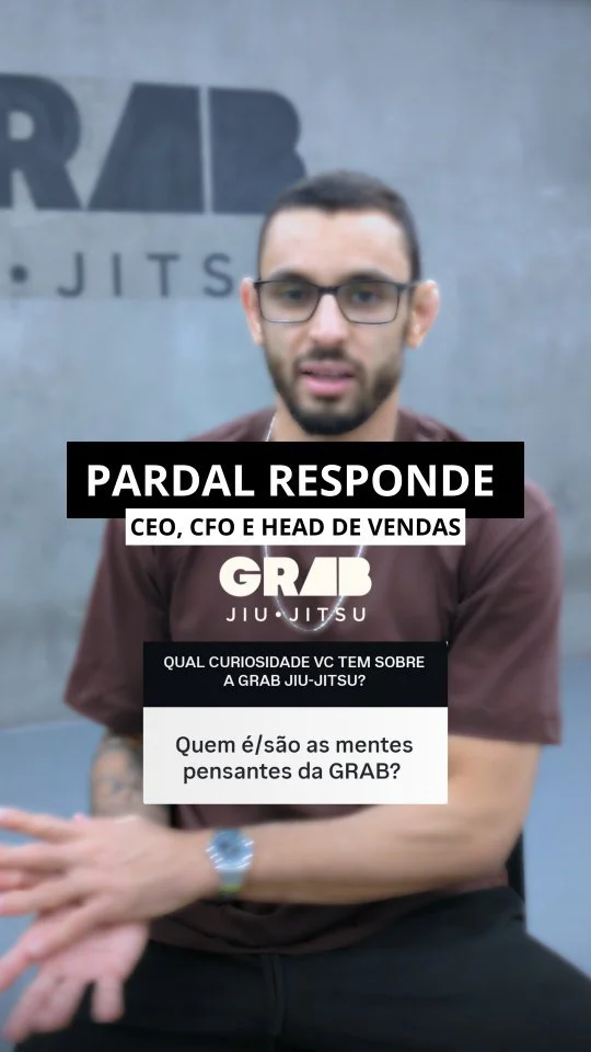 Essa foi a pergunta selecionada em nossa caixa, que postamos nos stories .
Hoje construímos , e estamos ajustando cada dia mais nosso time GRAB JIU-JITSU, para melhor atender nosso bem mais precioso que são nossos alunos.
E para isso,