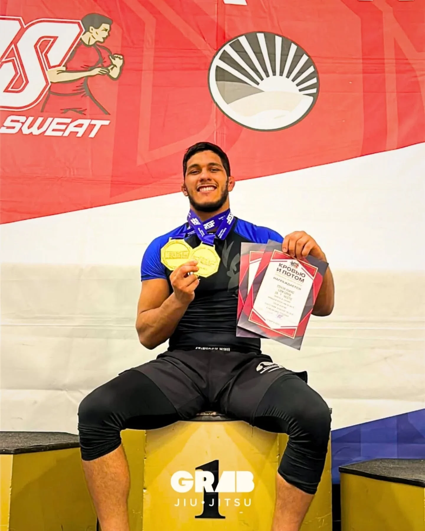 @lukasbjj90 campe&atilde;o com kimono e no grappling em Moscou R&uacute;ssia.

&Eacute; com imensa alegria que parabenizamos nosso atleta e professor Lukas pela &oacute;tima performance ontem na cidade de Moscou, R&uacute;ssia.

Lukas sagrou-se campe