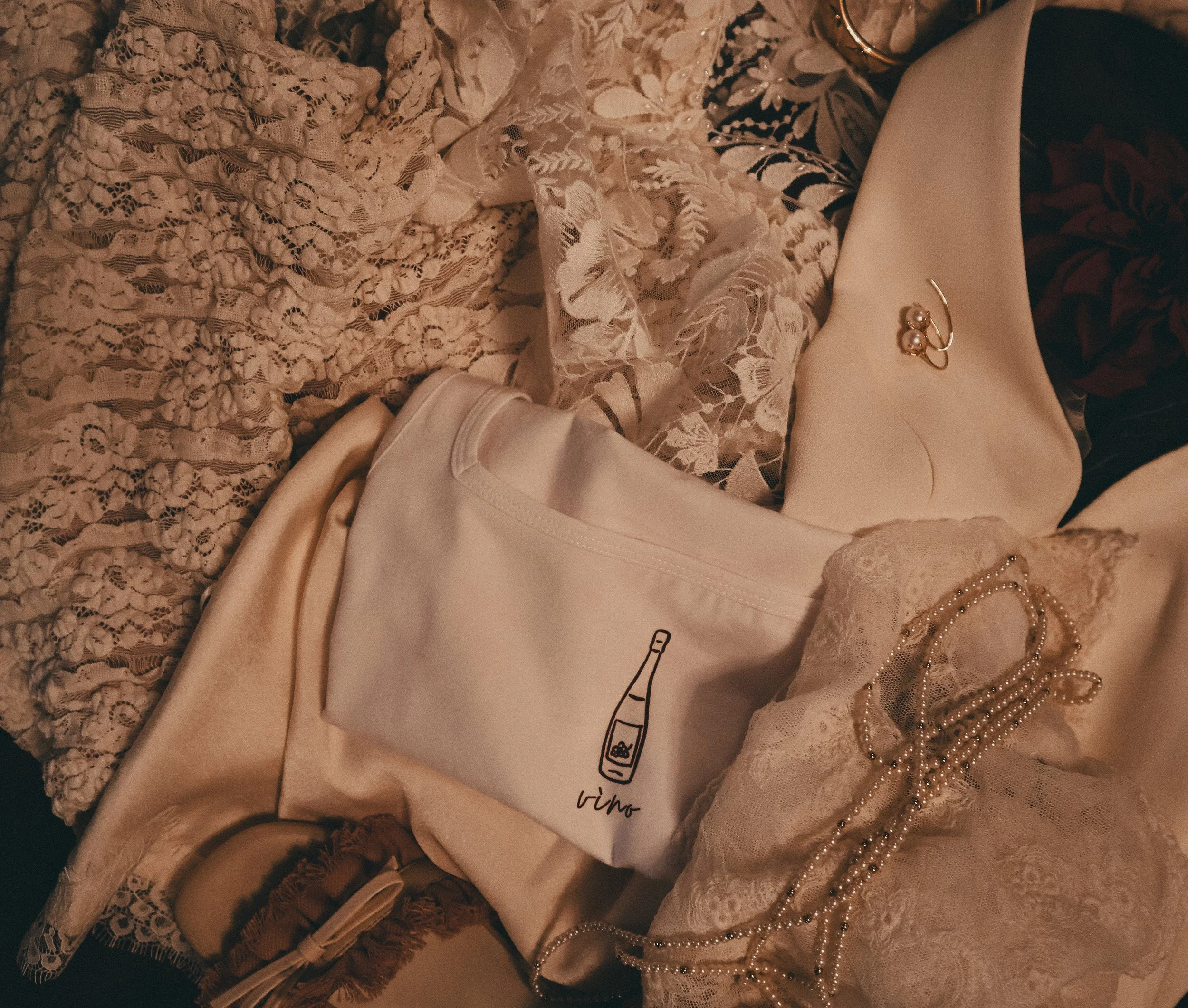 Honeymoon wardrobe stylist