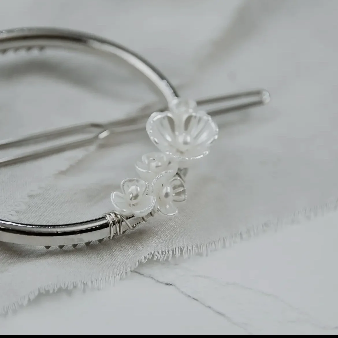silver wreath barette 3.jpg