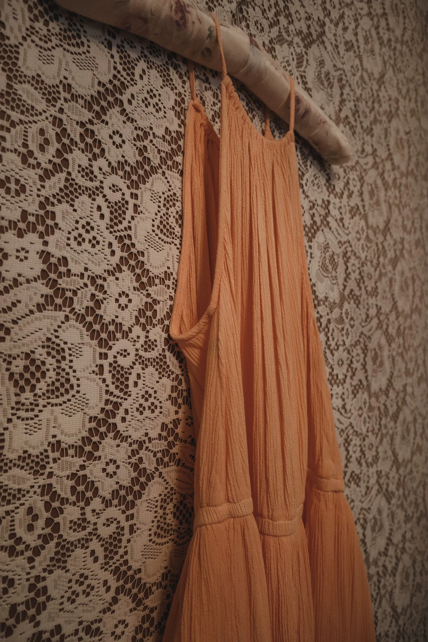 Forever 21 Peach Halter Dress - Size XS - Good Condition