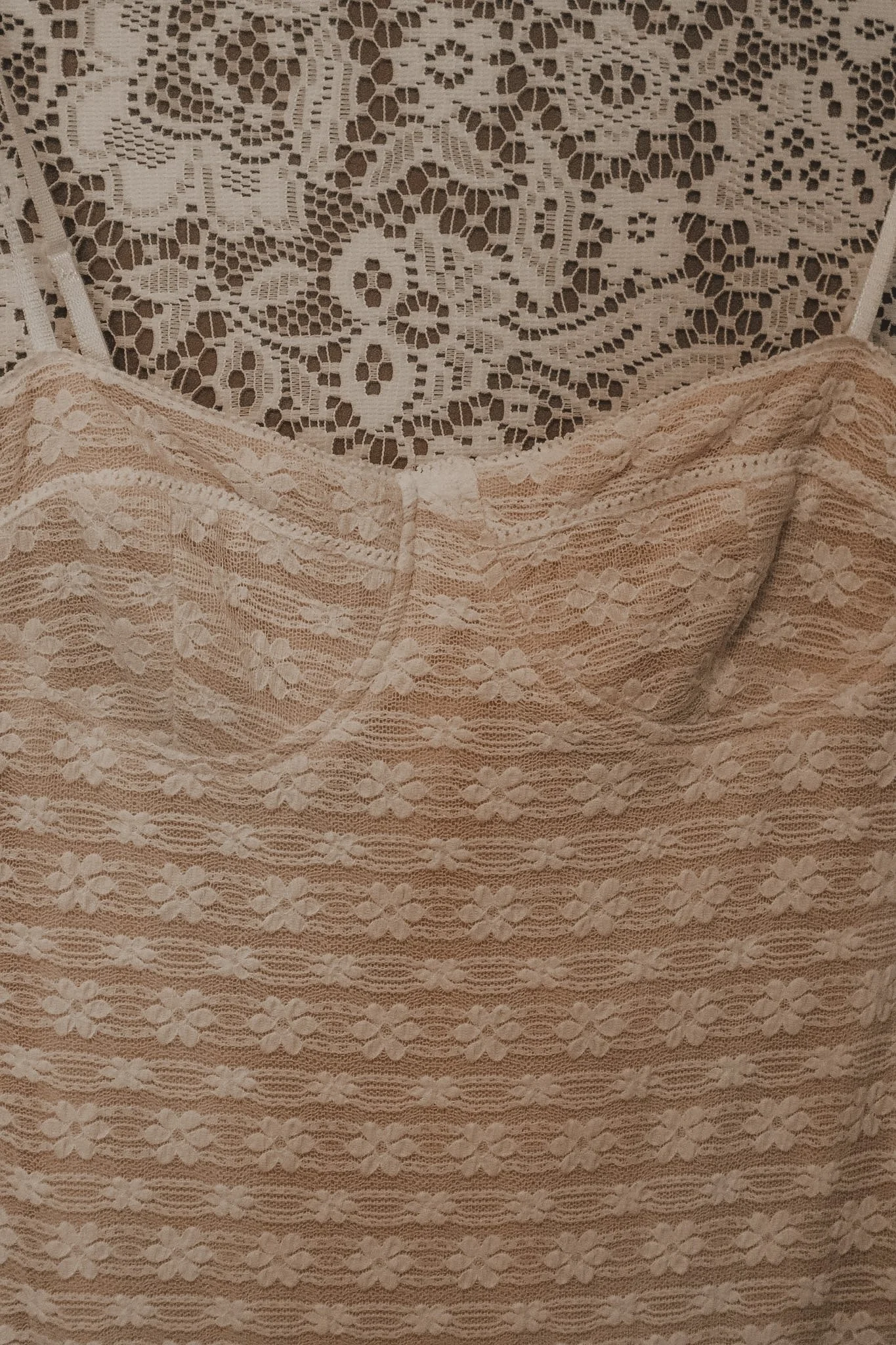 Daisy Lace Midi Dress