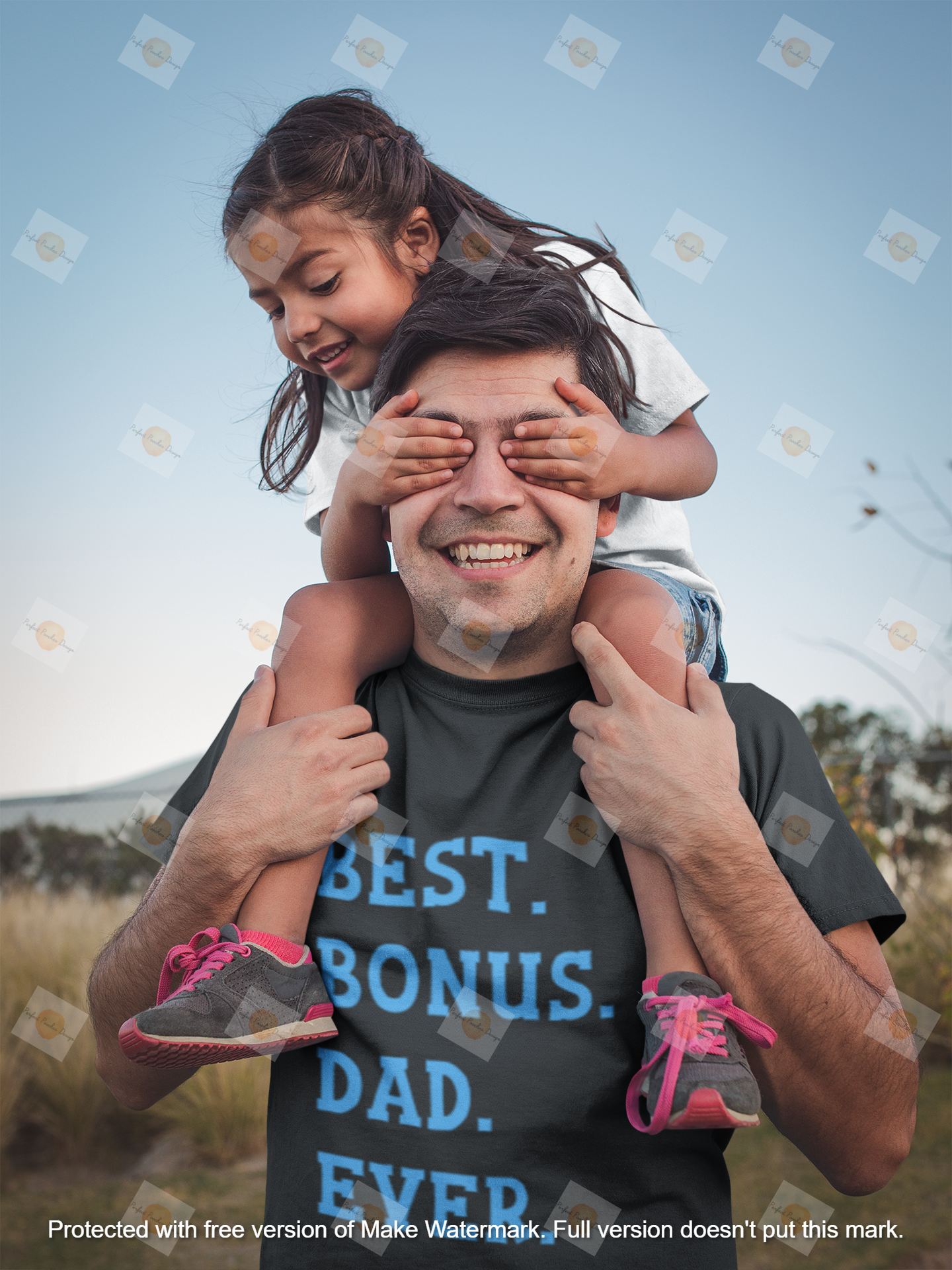 happy-dad-wearing-a-t-shirt-mockup-playing-with-his-daughter-a20202.png
