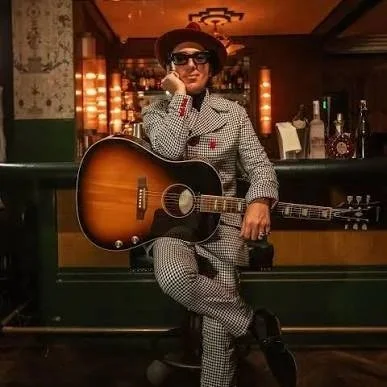 PETE MOLINARI