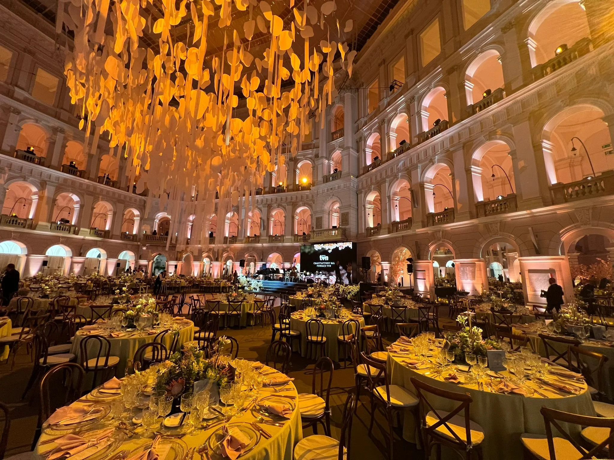 1e4e506c-28c7-4b5d-97e1-06045528d602 2.jpg