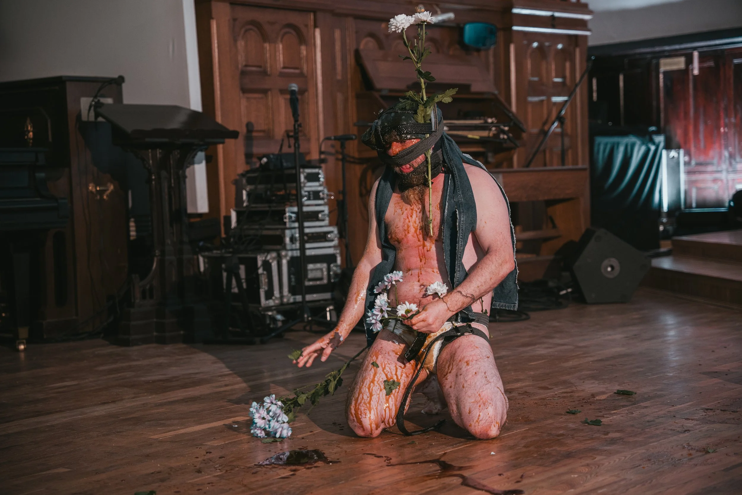 Rocky Meaney. "The Divinity Bells & the Archaic Artefact" Photo by Anna Maskava