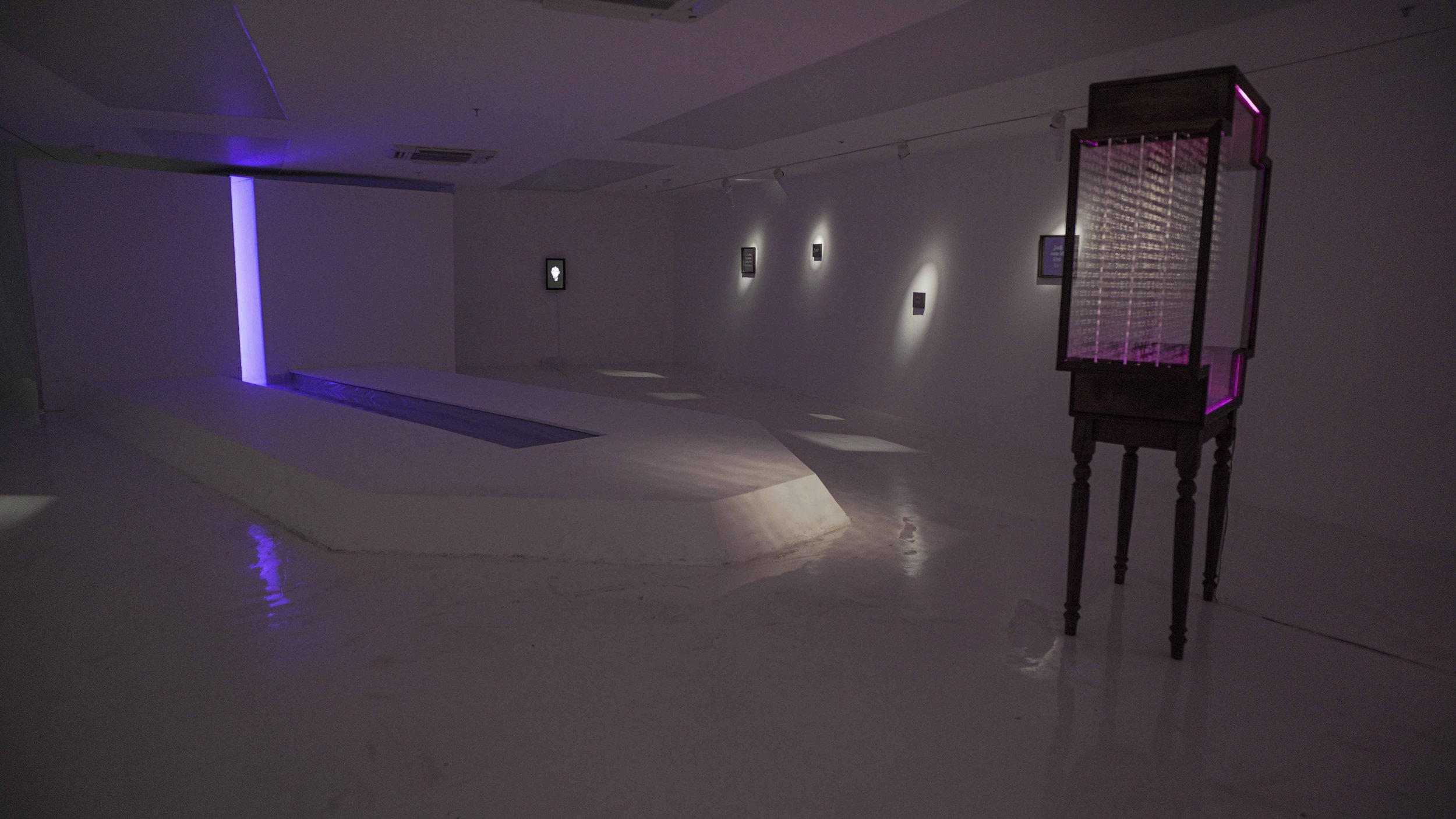 Installation view: Bakit Pa, Silke Lapina. Edoweird, Manila 2025. Photo by Dix Buhay