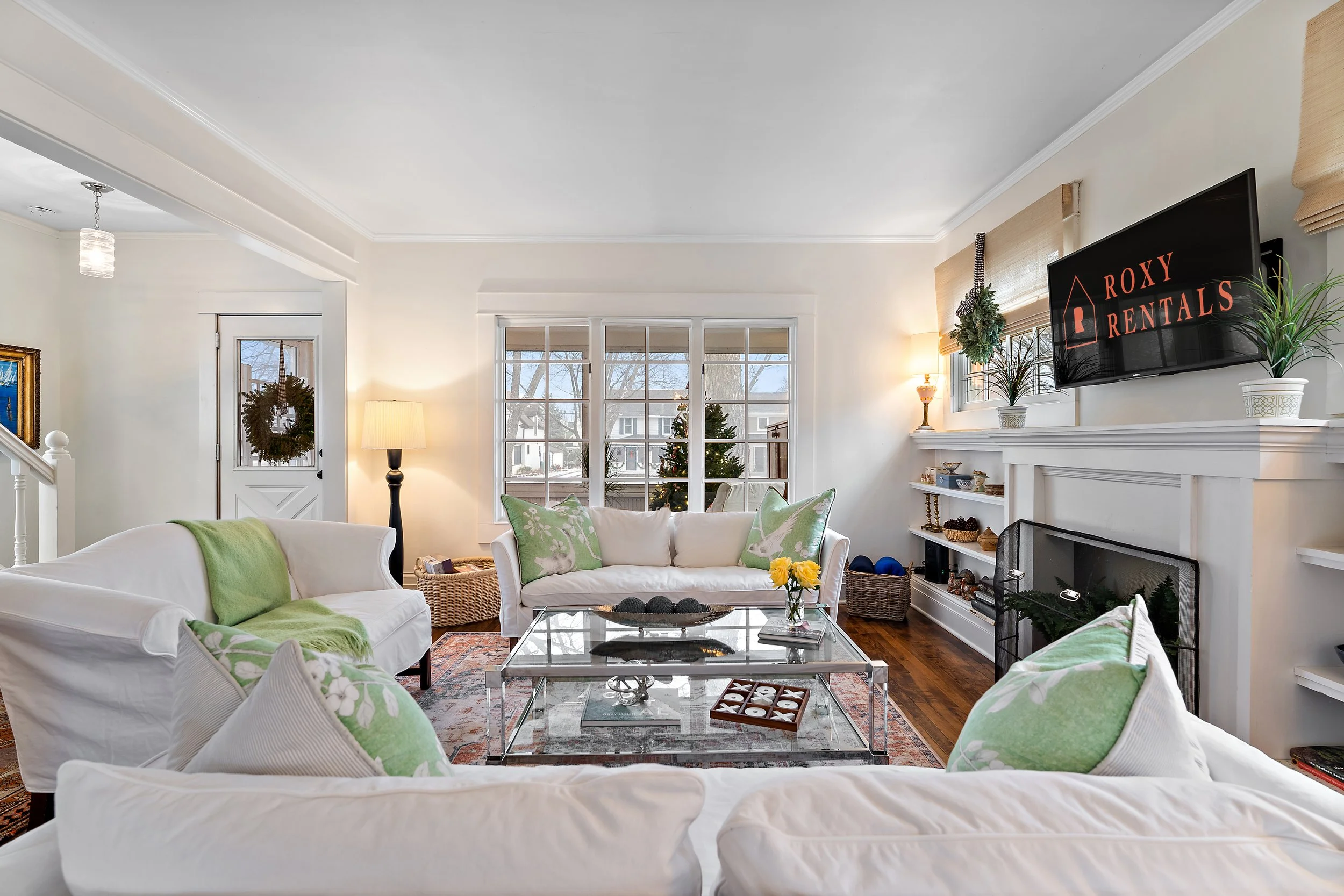 👨‍👩‍👧 When to Book a 🎉Short-Term Rental (Spoiler: Pretty Much Always)💻