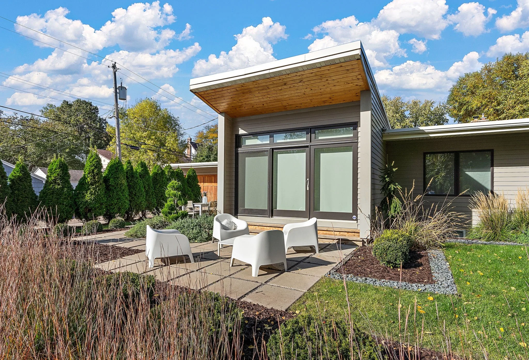 Did You Know🤔? The Difference Between Short-Term and Mid-Term Rentals 📅