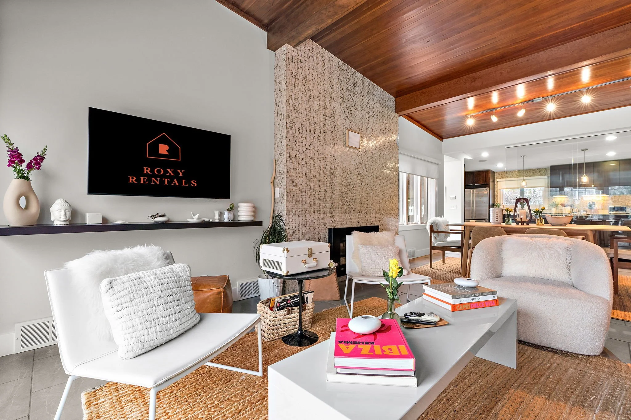 351-web-or-mls-11-14-24 Roxy Rentals - Logan Ave (71).jpg