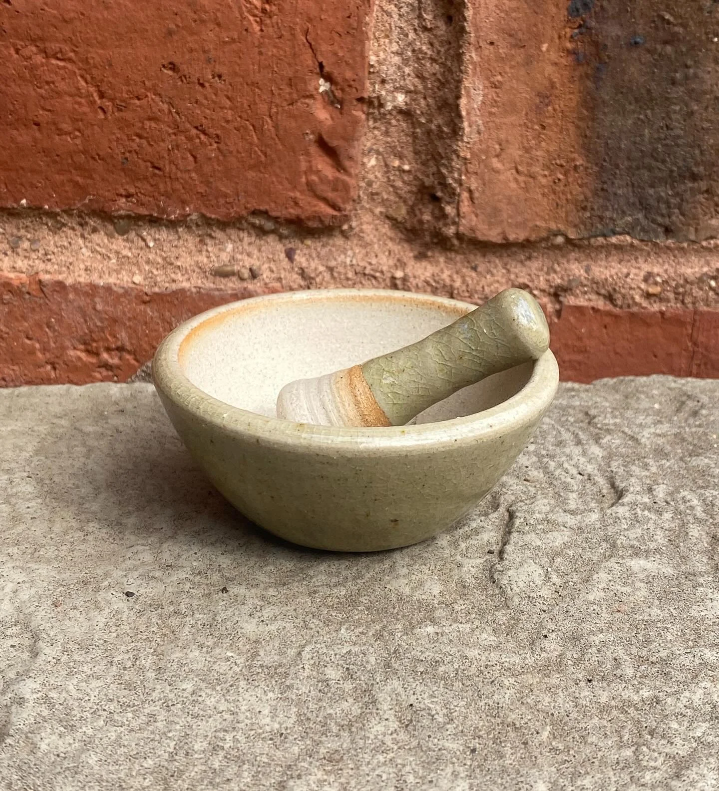 Small spice grinders