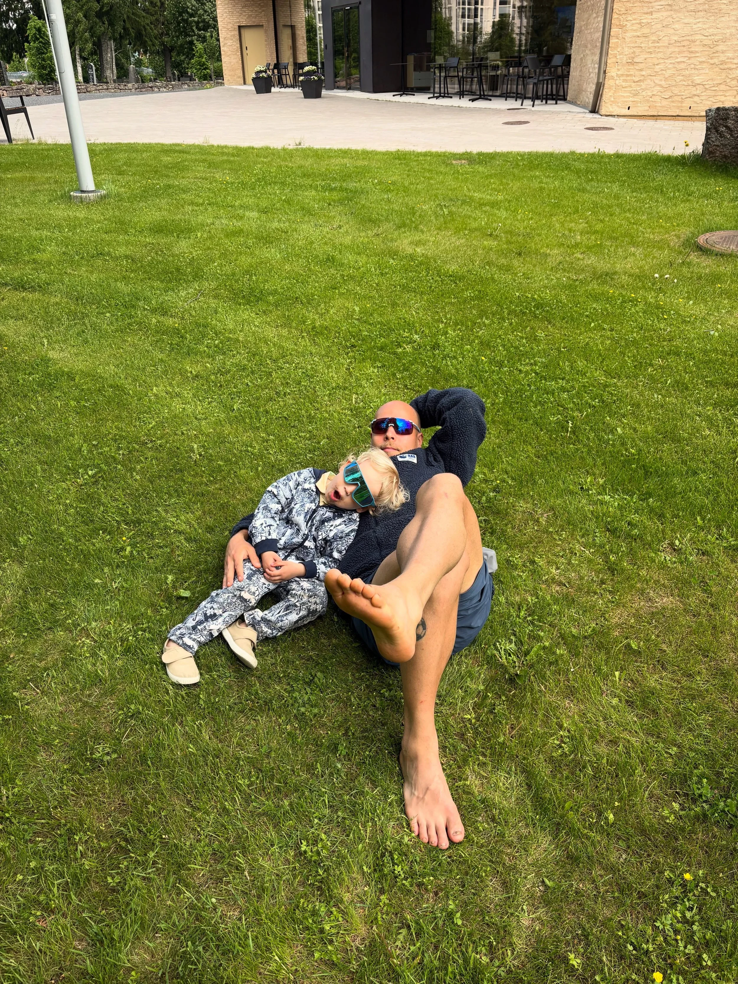 T&auml;n&auml;&auml;n siirryttiin ik&auml;miessarjaan eli 35 tuli mittariin. Ajattelen, ett&auml; parhaat vuodet ultrajuoksijana on viel&auml;kin edess&auml;p&auml;in. Pikajuoksijaksi synnyt&auml;&auml;n, mutta ultrajuoksijaksi vanhetaan 👴🏼

Syntt&