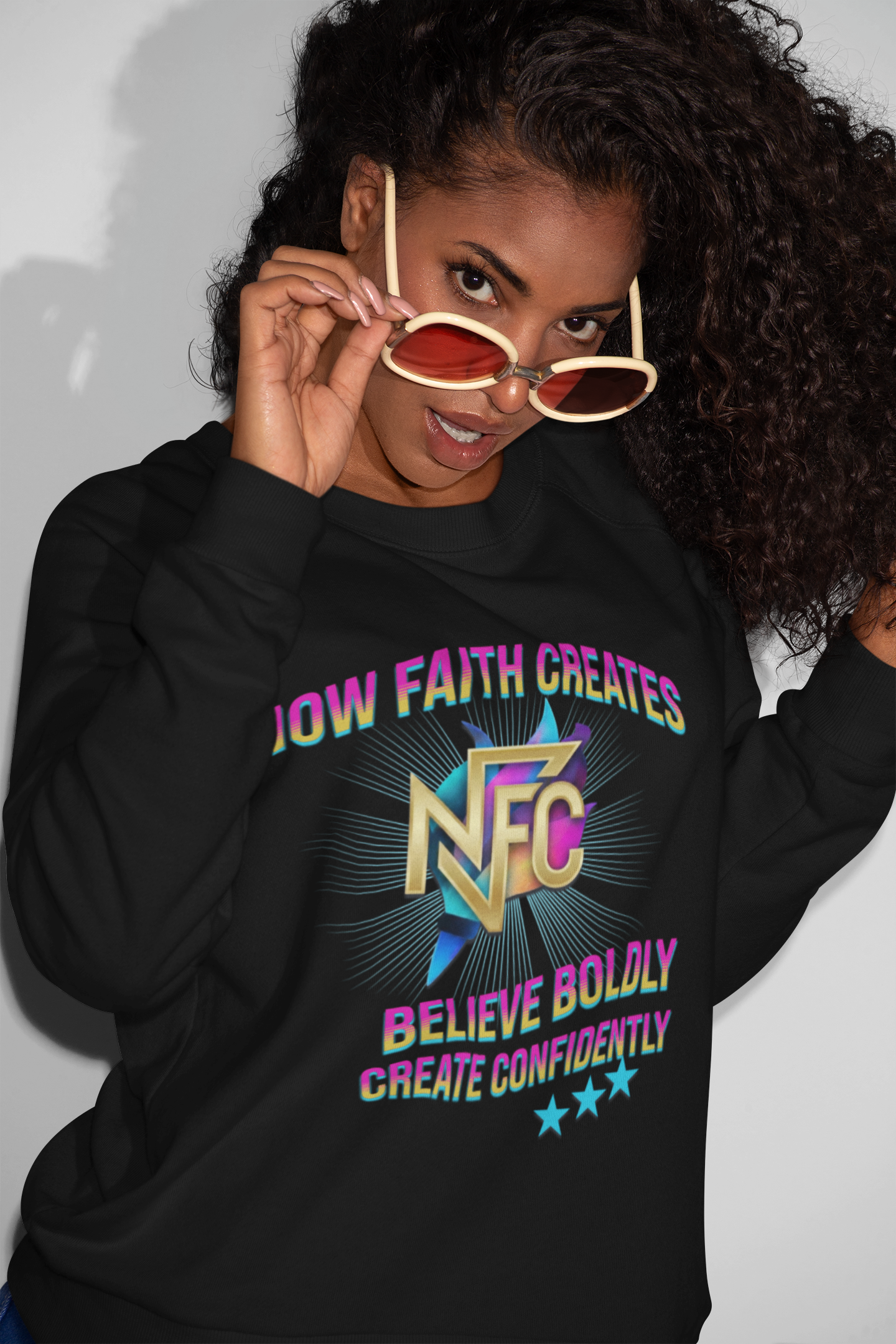 sweatshirt-mockup-of-a-woman-with-sunglasses-smirking-21908 (39).png