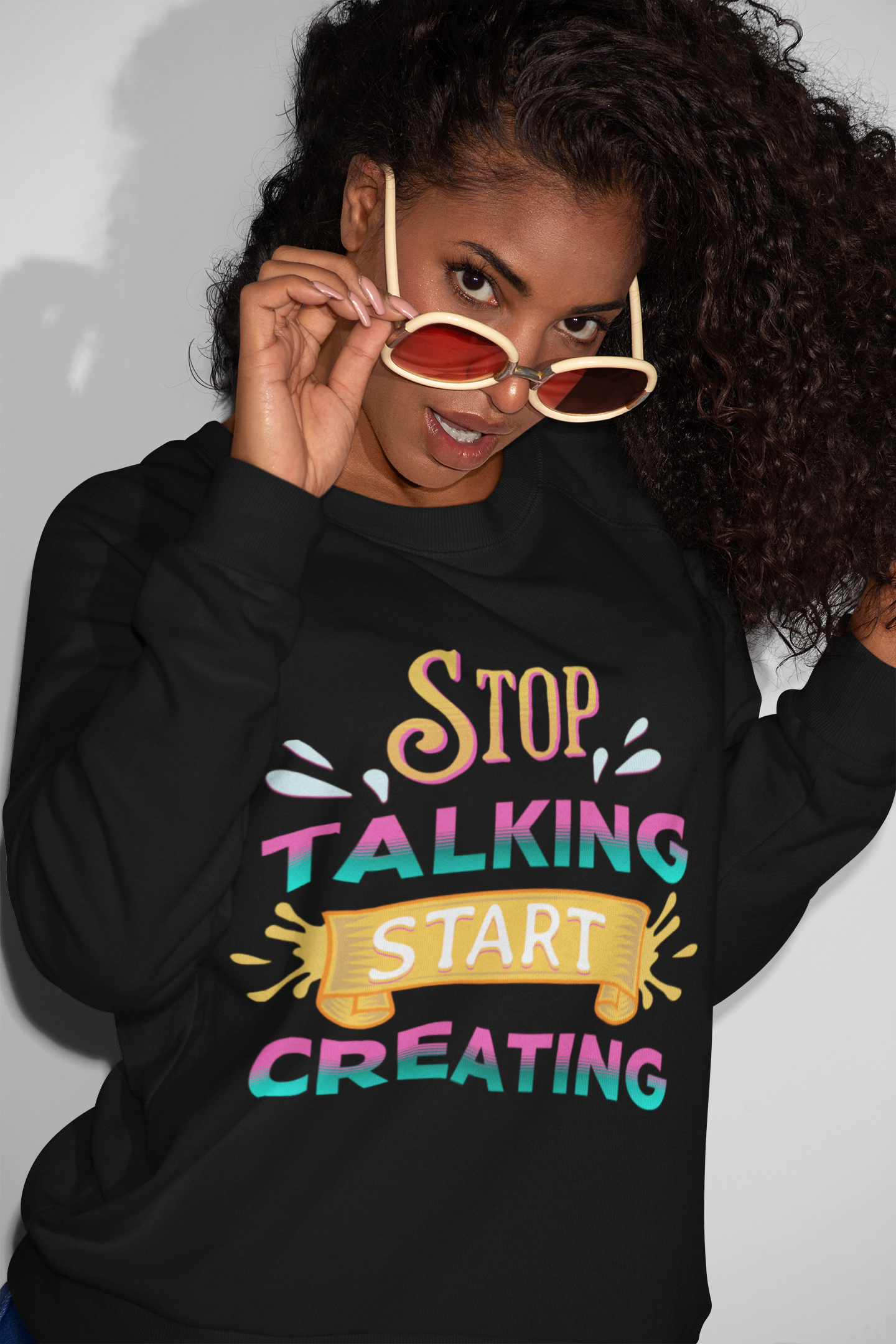 sweatshirt-mockup-of-a-woman-with-sunglasses-smirking-21908 (40).png