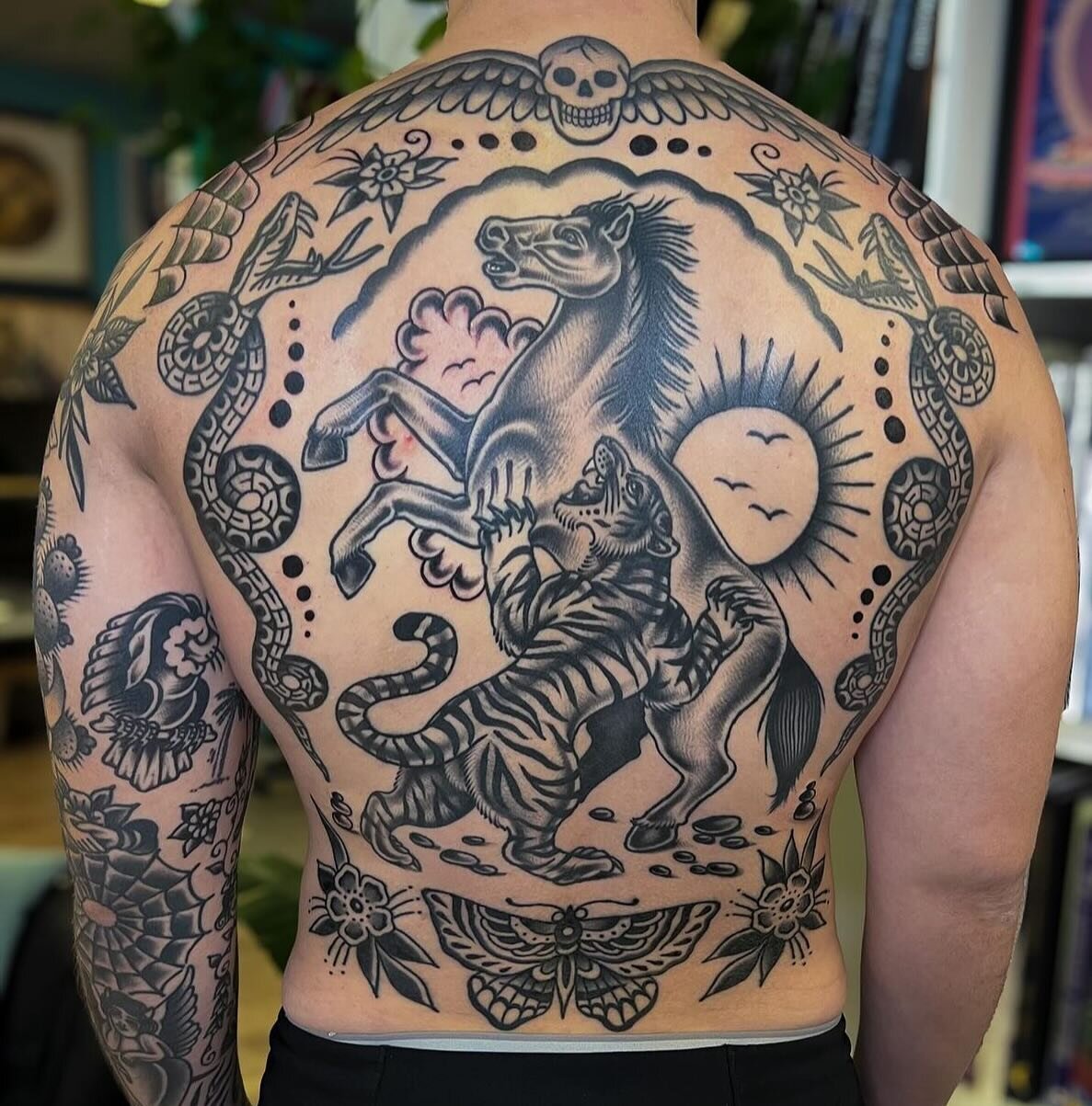 back by @jasonwalstrom 

Jason&rsquo;s books are currently closed. 

#backtattoo #traditionalbacktattoo #horsepower