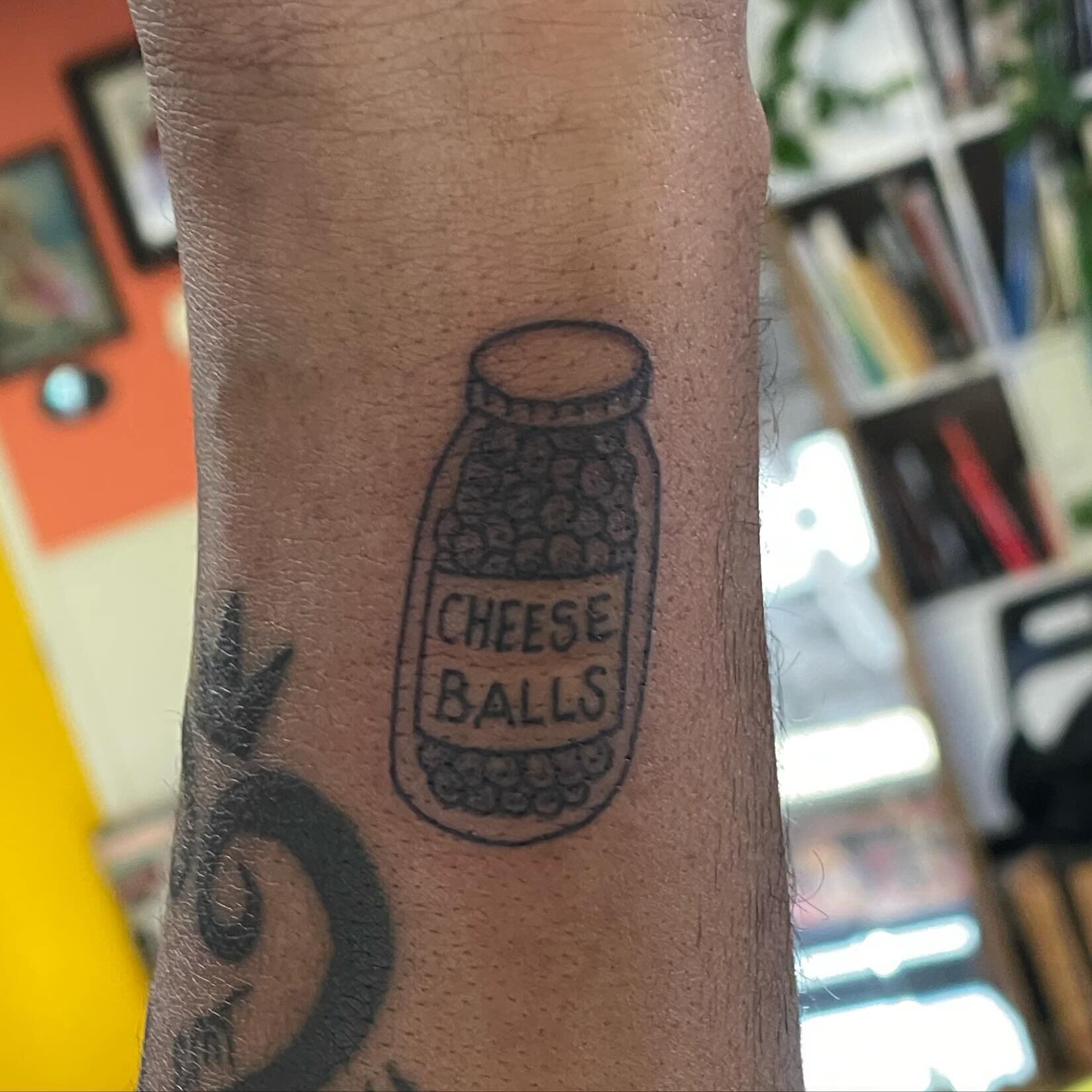 cheese balls are best snack 

made by: @d.a.kvam - DM Dave directly to book with him! 😎

#cheeseballs #tinytat #cheesedustfingers