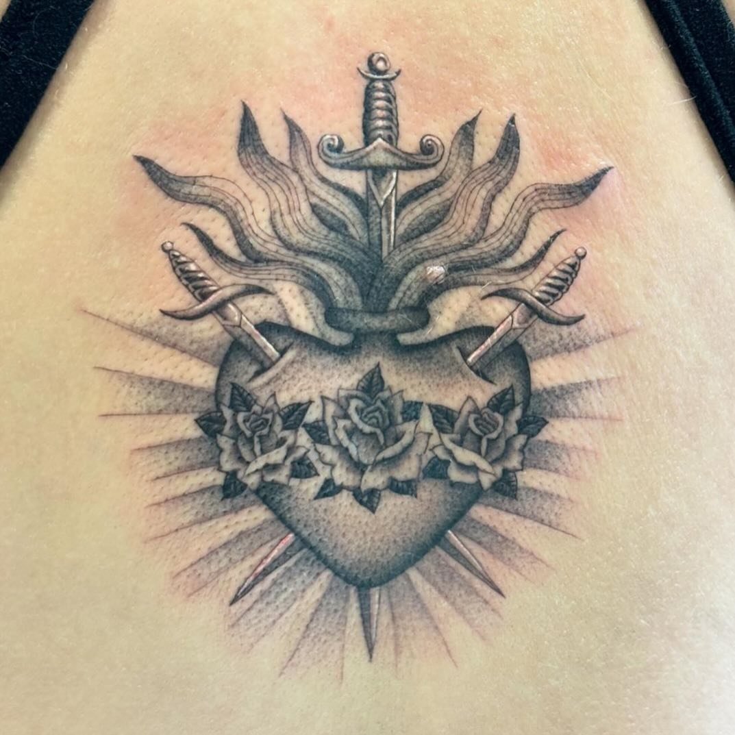 &hearts;️ sacred heart &hearts;️

made by: @dusty.tat2 - to book with Dusty, fill out the form linked in their bio! 😎

#sacredhearttattoo #dontbreakmysacredheart #achybreakyheart
