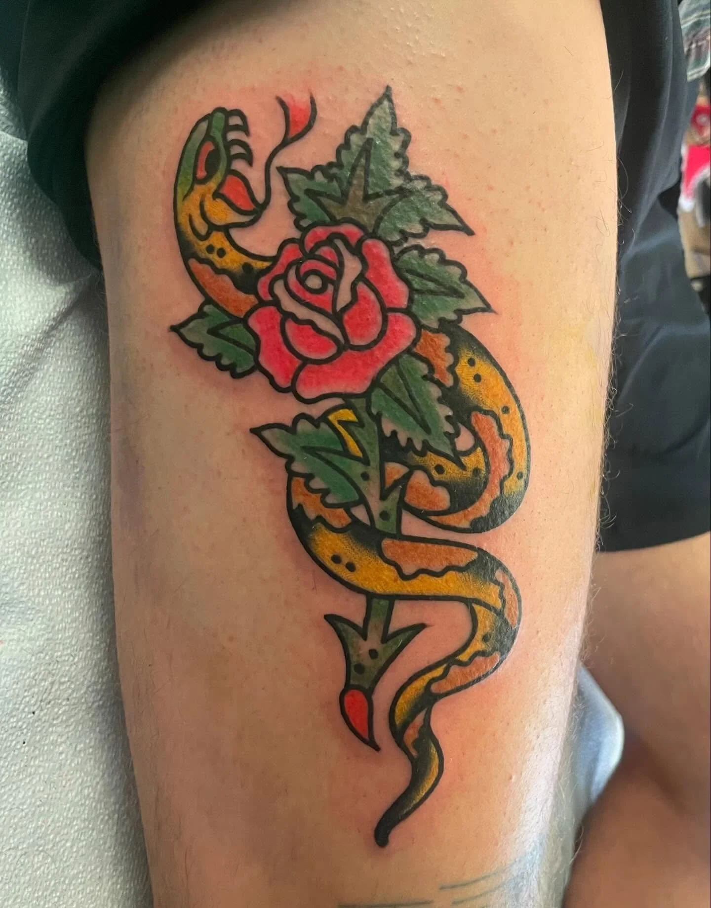 snake n&rsquo; rose from Ben! DM Ben directly @bendelano or call the shop to book! 612-224-9294 📞😎📞