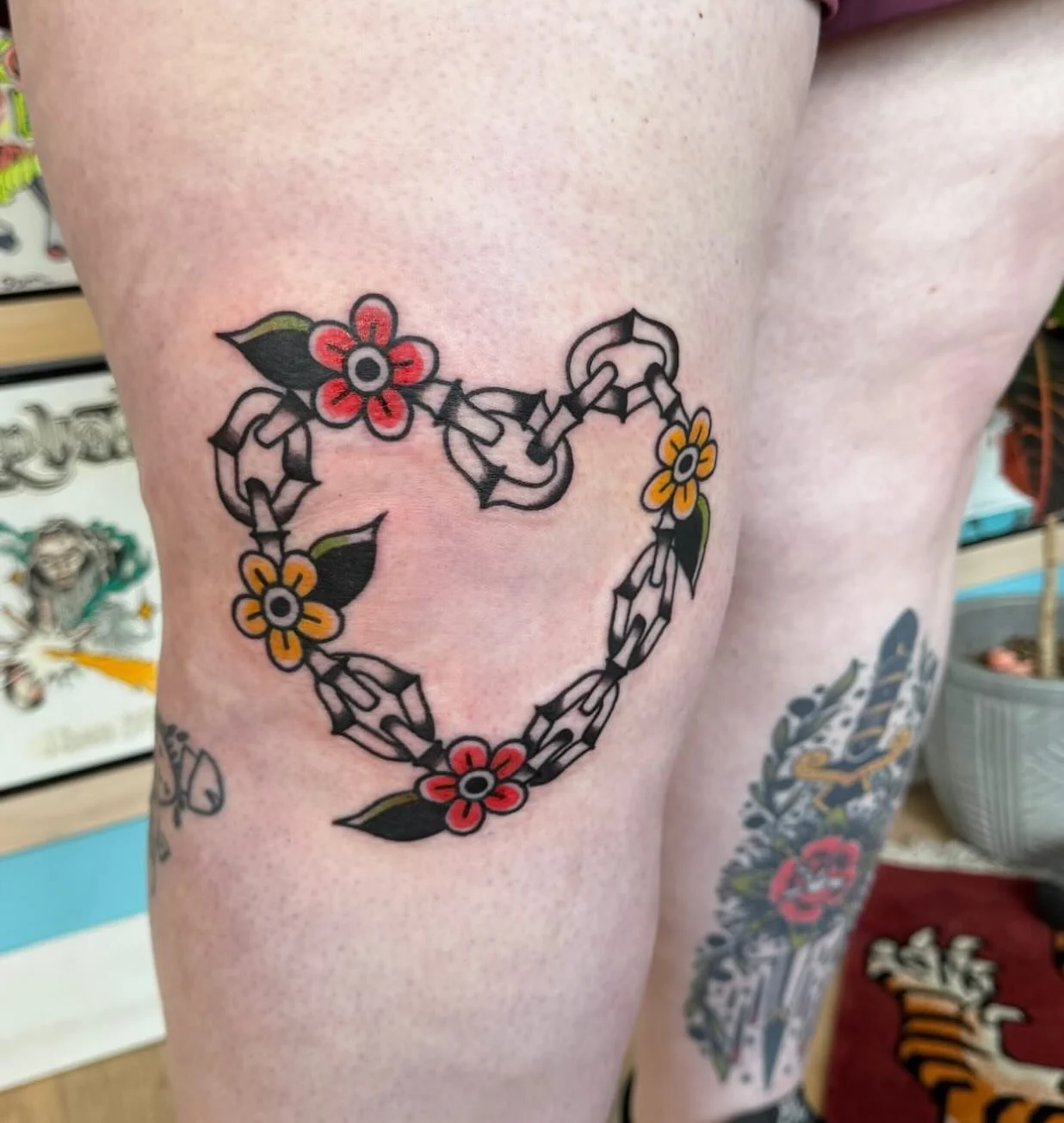 knee adornment from Jewels! To book with Jewels, email jewels.tattoo@gmail.com 😎