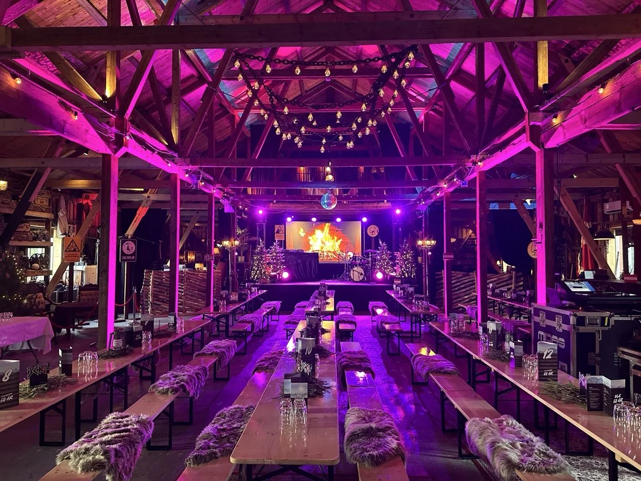 Temafester-Haubitz-Hall-12 Large.jpeg