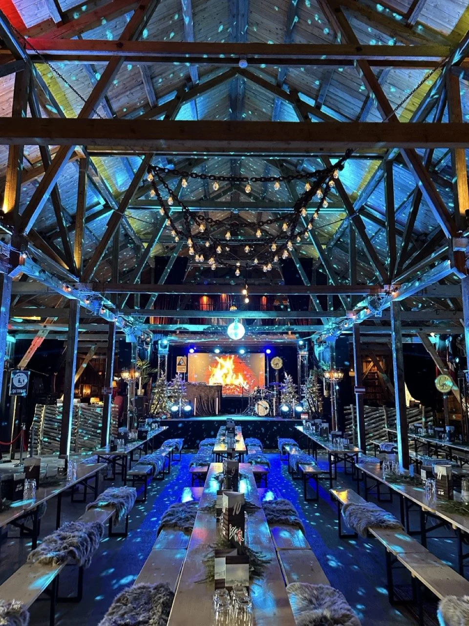 Temafester-Haubitz-Hall-13 Large.jpeg