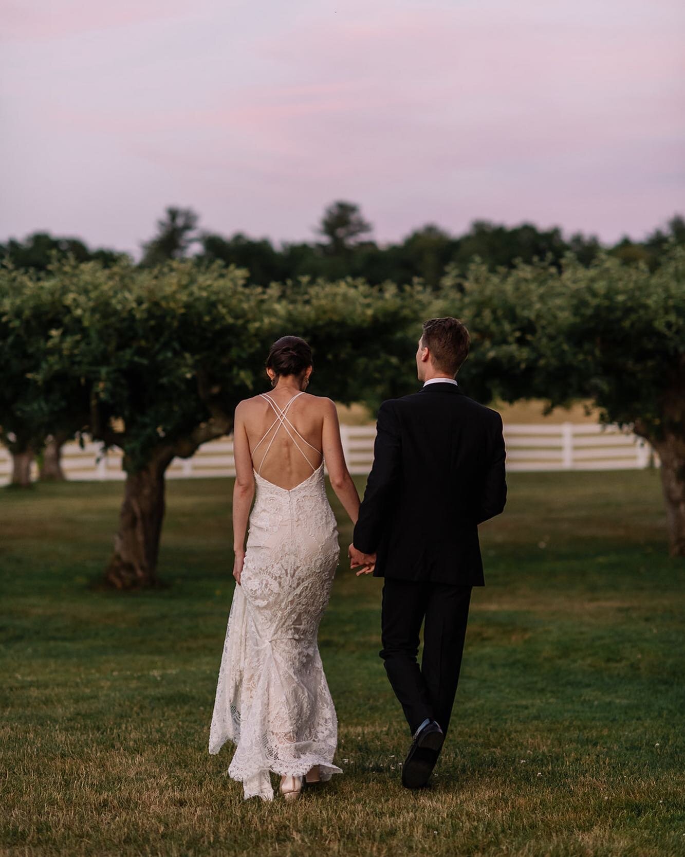 Wrapping up a whirlwind trip north today with two beautiful family sessions (complete with waterfalls and fields of wildflowers!) and still dreaming of last weekend&rsquo;s beautiful wedding celebration that kicked it all off! 

#johnjosephinnwedding