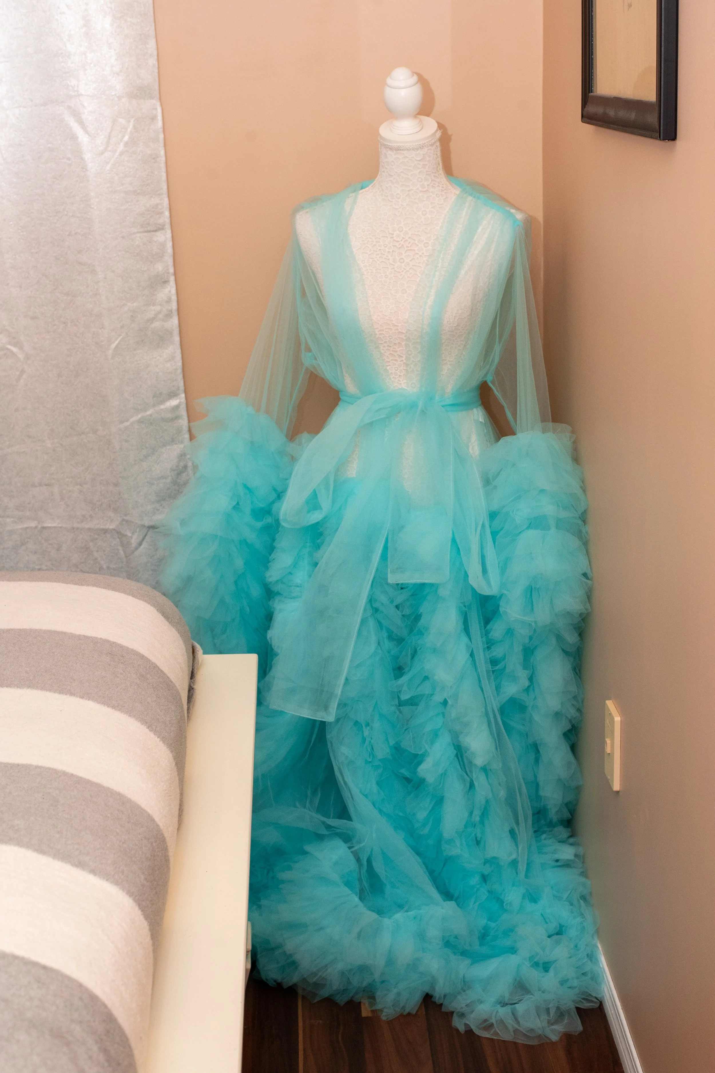 Miss Friend Photography - Client Closet - Old Hollywood Robe
