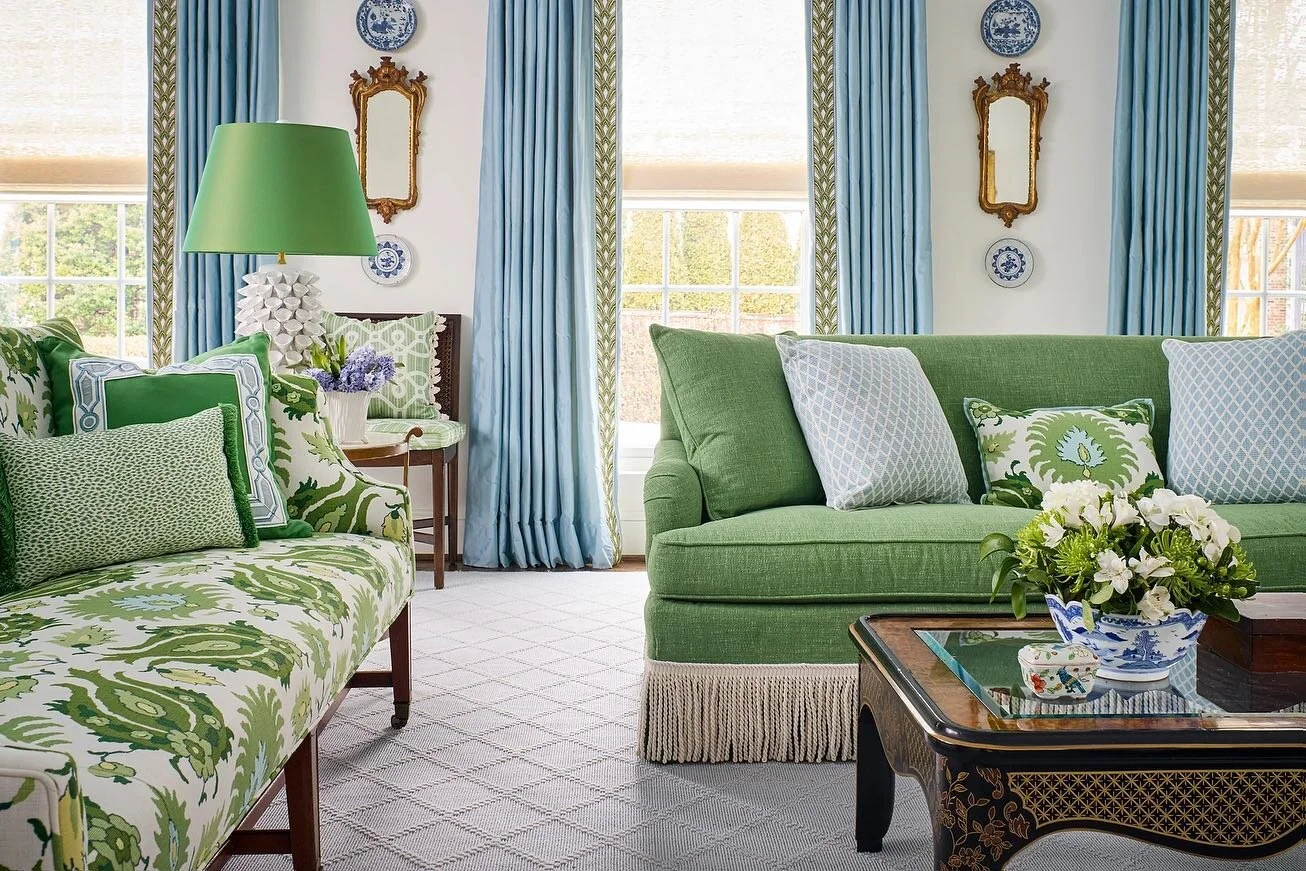 The perfect blend of blue and green 💙💚

#interiordesign #interiorstyling #designinspiration #homedecor #inspiredinteriors #classicinterior #classicdesign #designgoals #grandmillenial #southernhome #classichome #traditionalhome #decor #prettyprints 