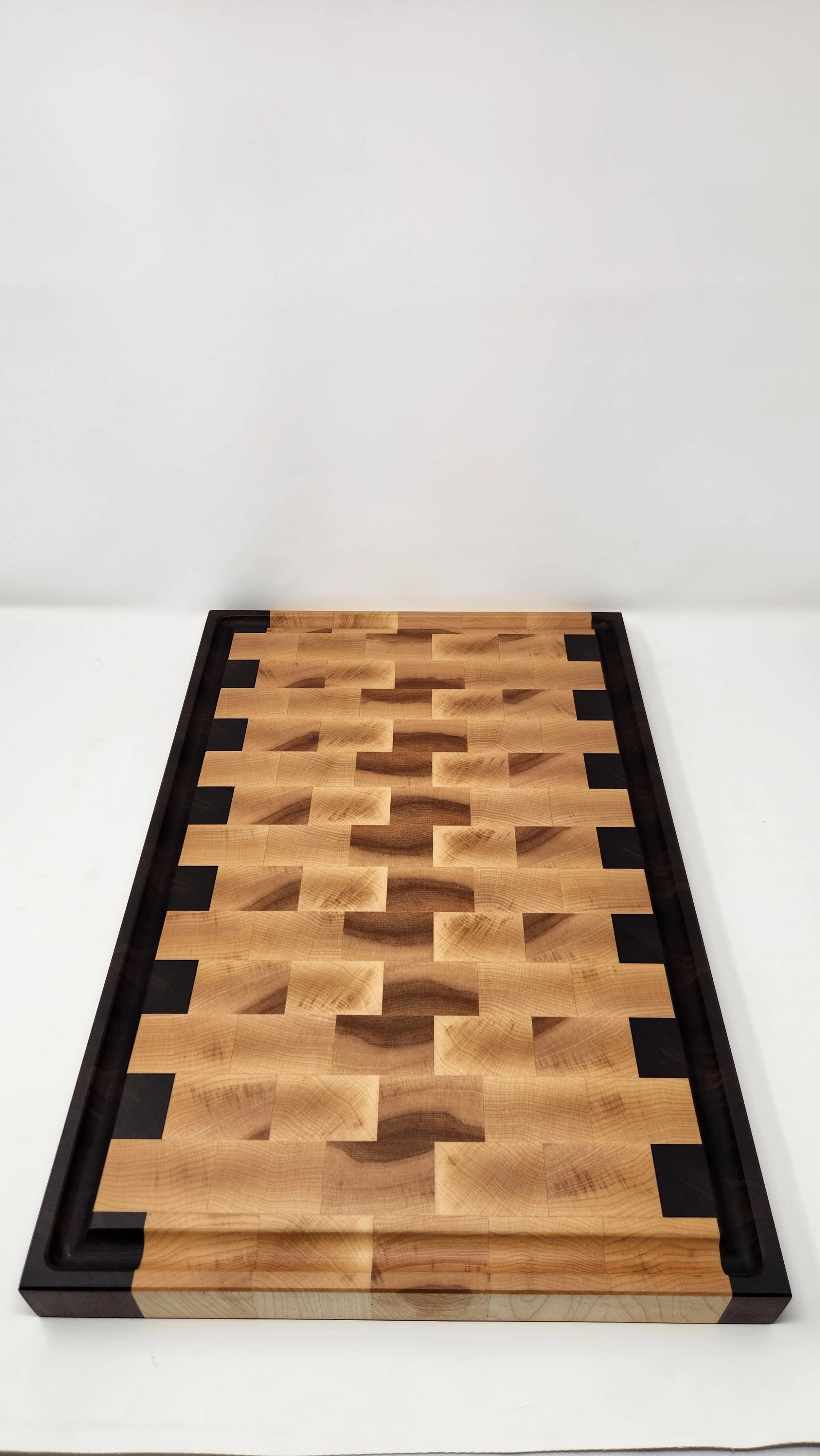 Maple and Walnut Endgrain 8.jpg