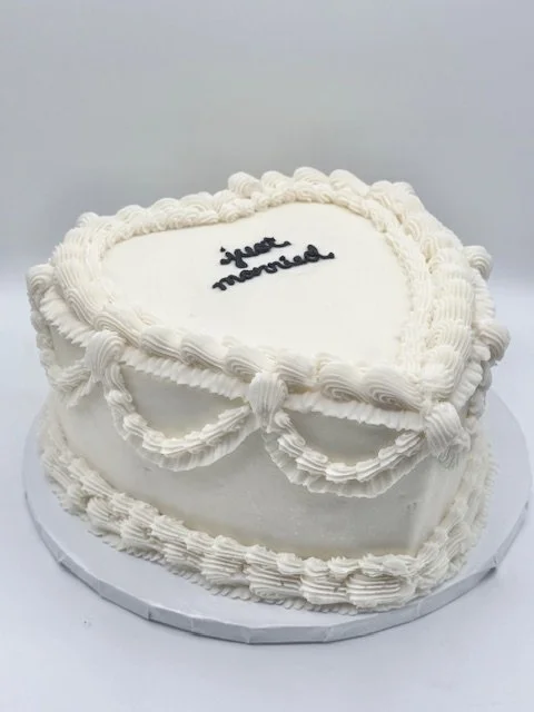 Vintage Heart Wedding Cake 2025