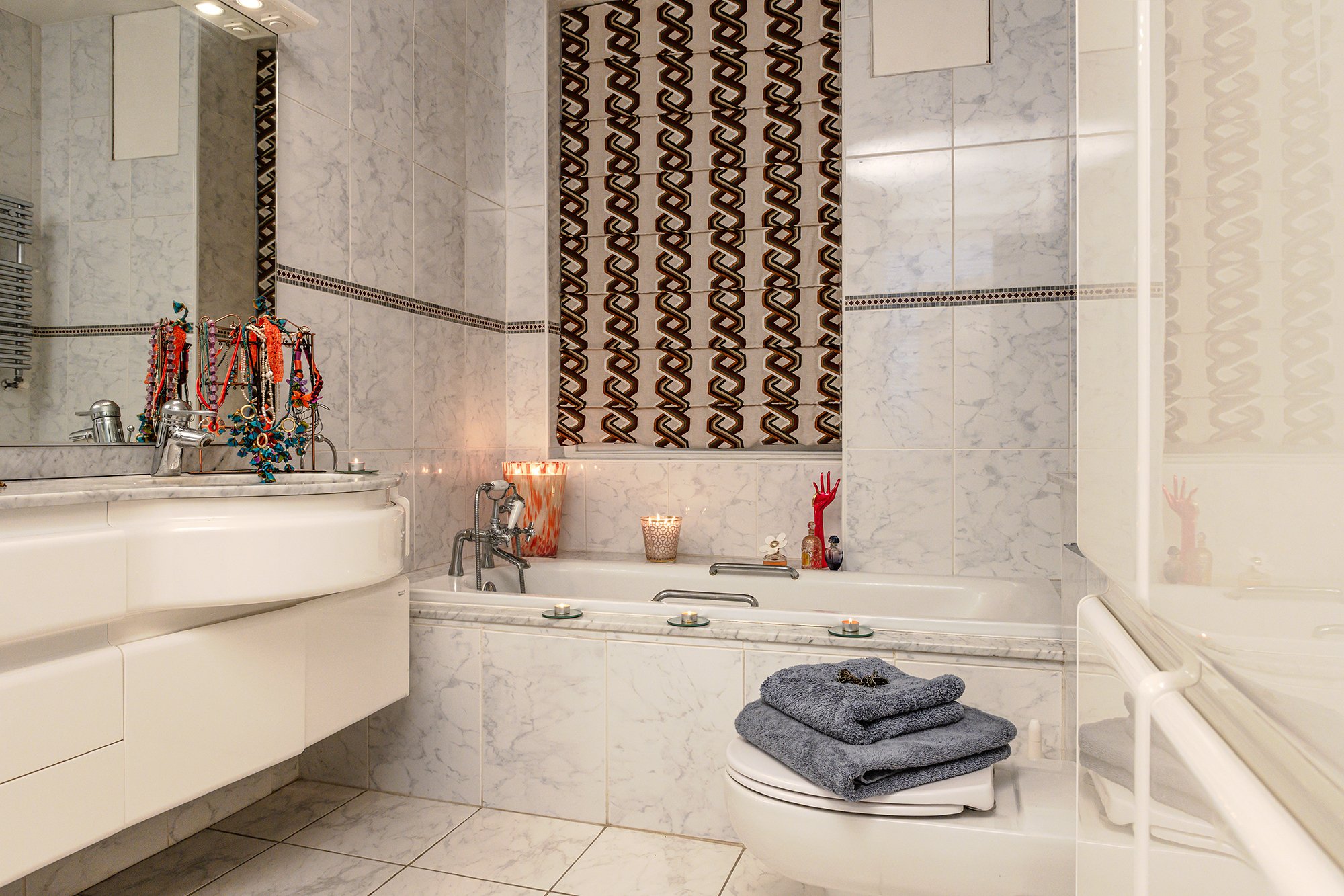 matsre bathroom .jpg