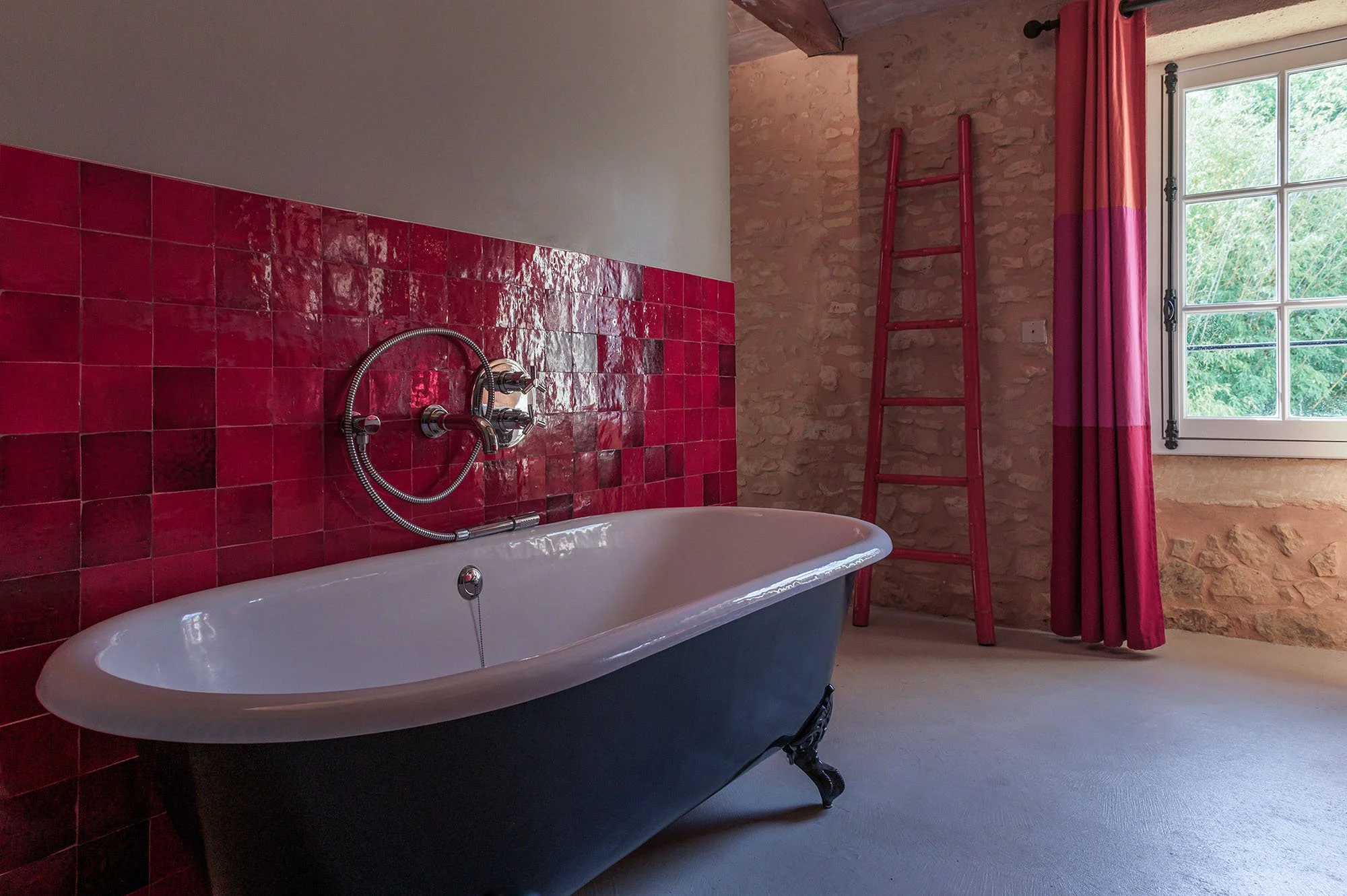 salle de bain rouge 3jpg.jpg