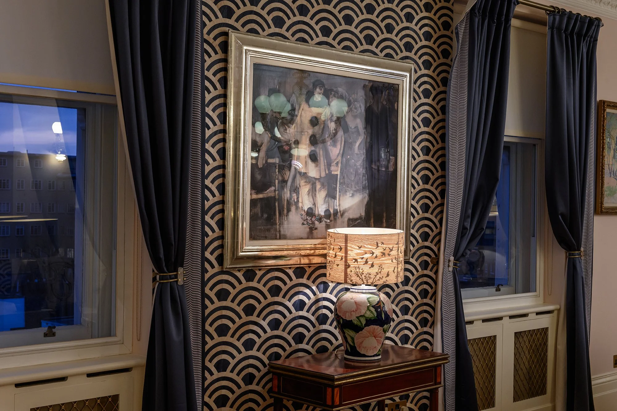 tableau cloon dans salon.jpg