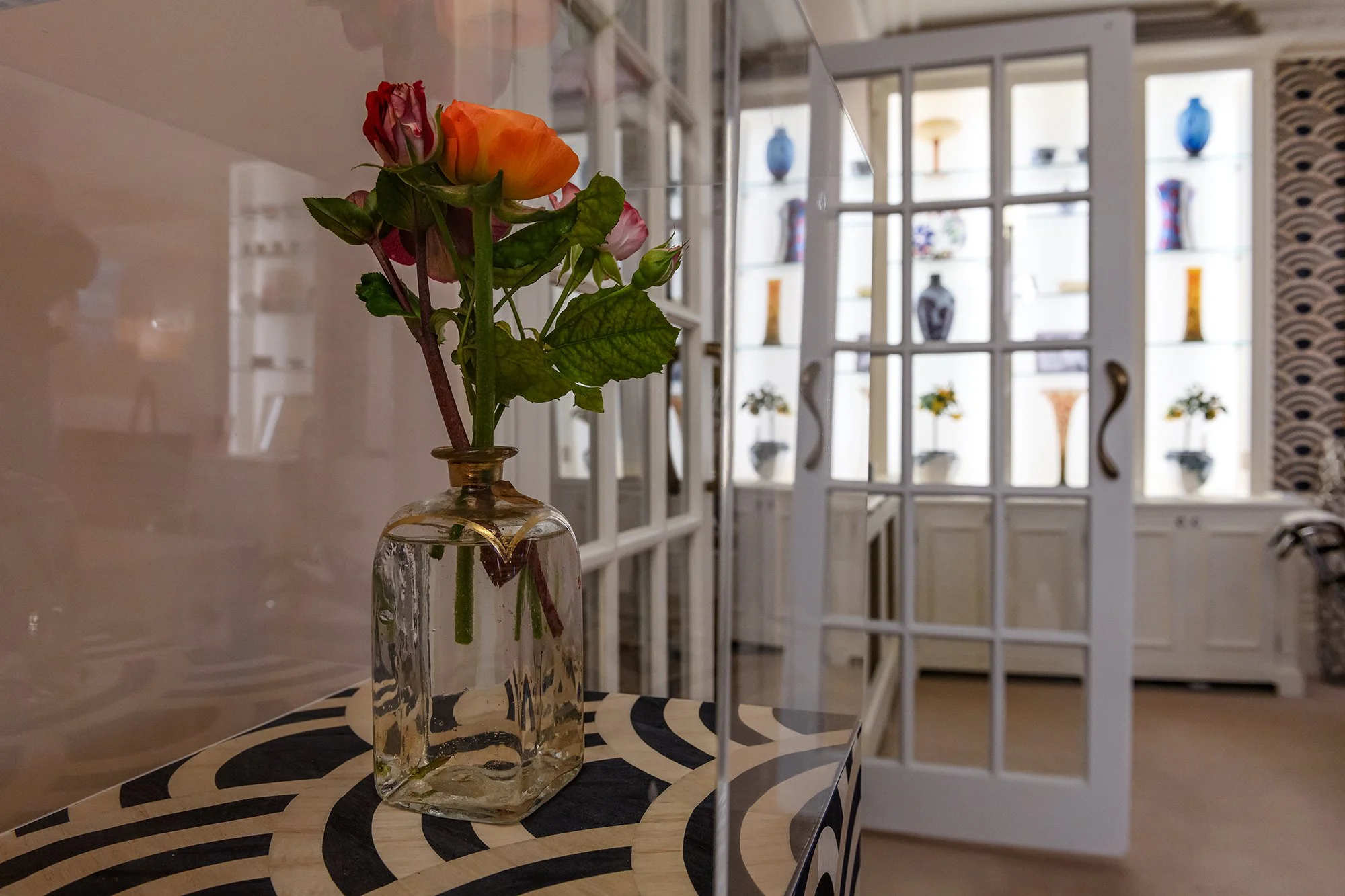 vitrine dans salon.jpg