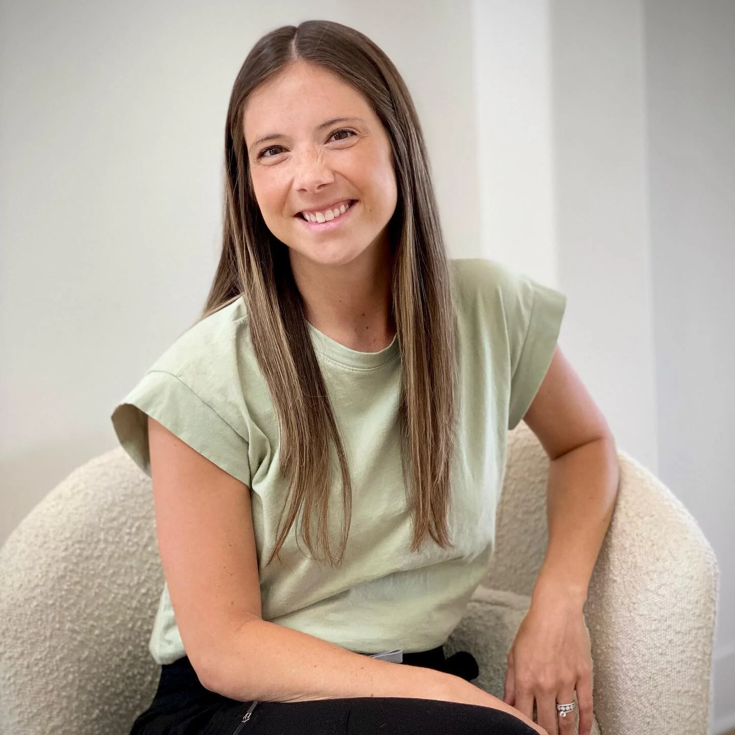 Welcome to my page! I wanted to start out by sharing a little about me and my journey to creating BizzyBaby&hellip;My name is Roxie Bodine and I have been a pediatric physical therapist for over 5 years. After moving back to Kansas from Texas, I felt