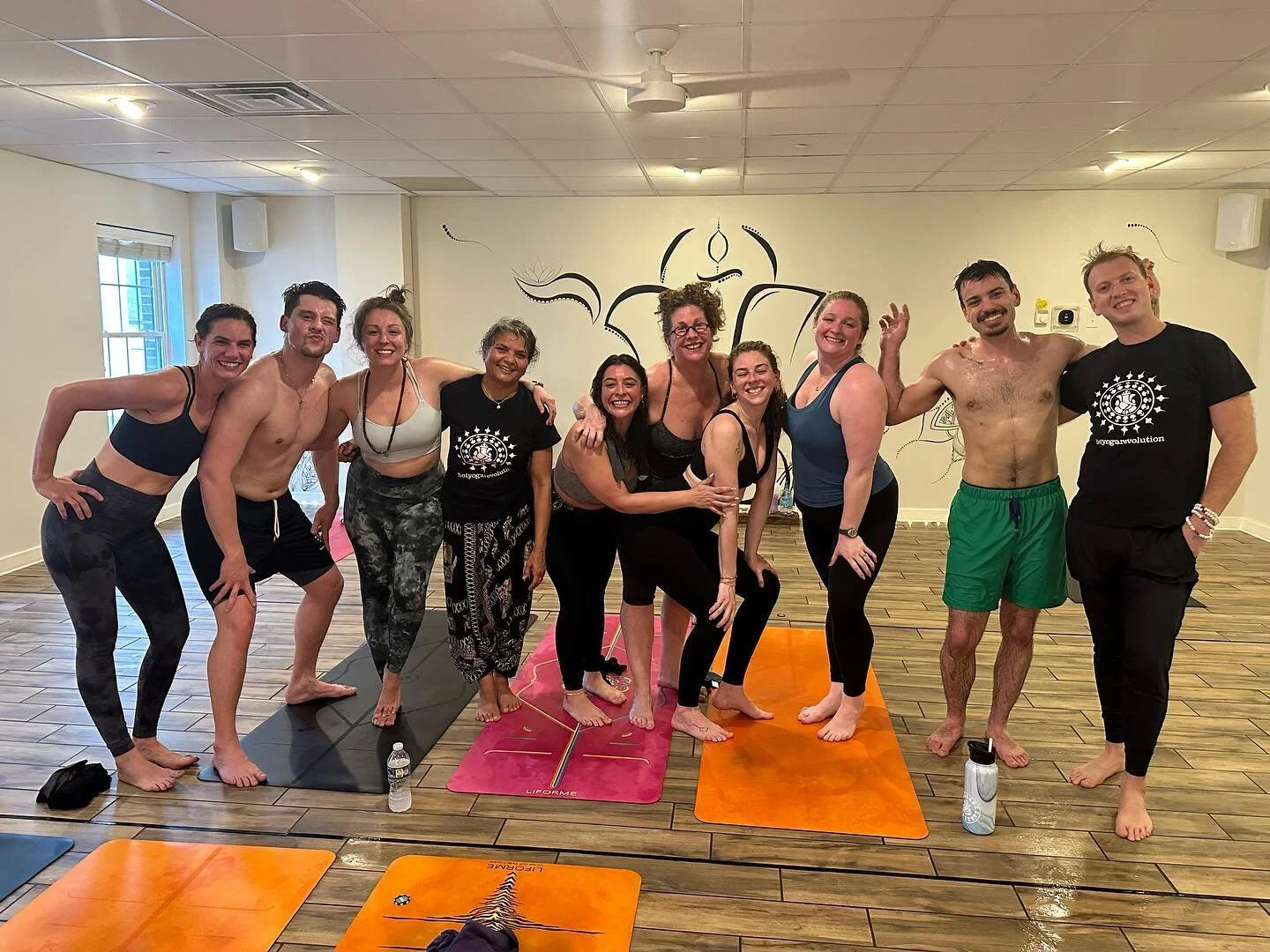 𝙠𝙪𝙡𝙖 &bull; a community with sense of belonging often cultivated through yoga 💕

so grateful to be a member of the @hotyogarevolution family ✨