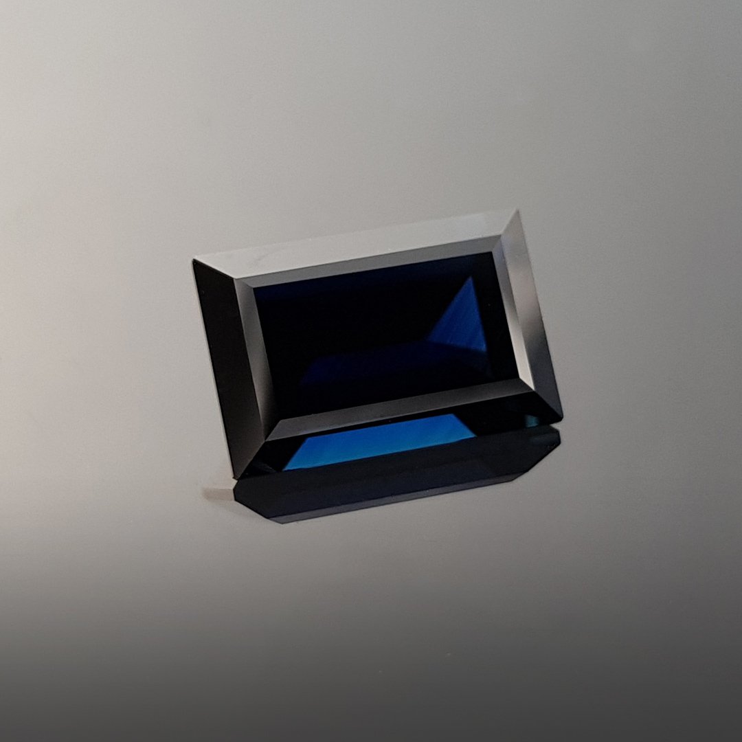 Bespoke Gems - Australian Blue Sapphire - Baguette - 4.32ct