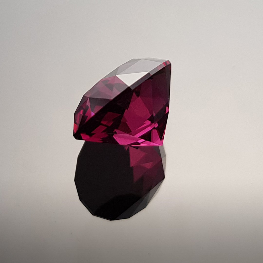 Bespoke Gems - Rhodolite Garnet - Supernova Oval - 5.98ct by Doug Menadue