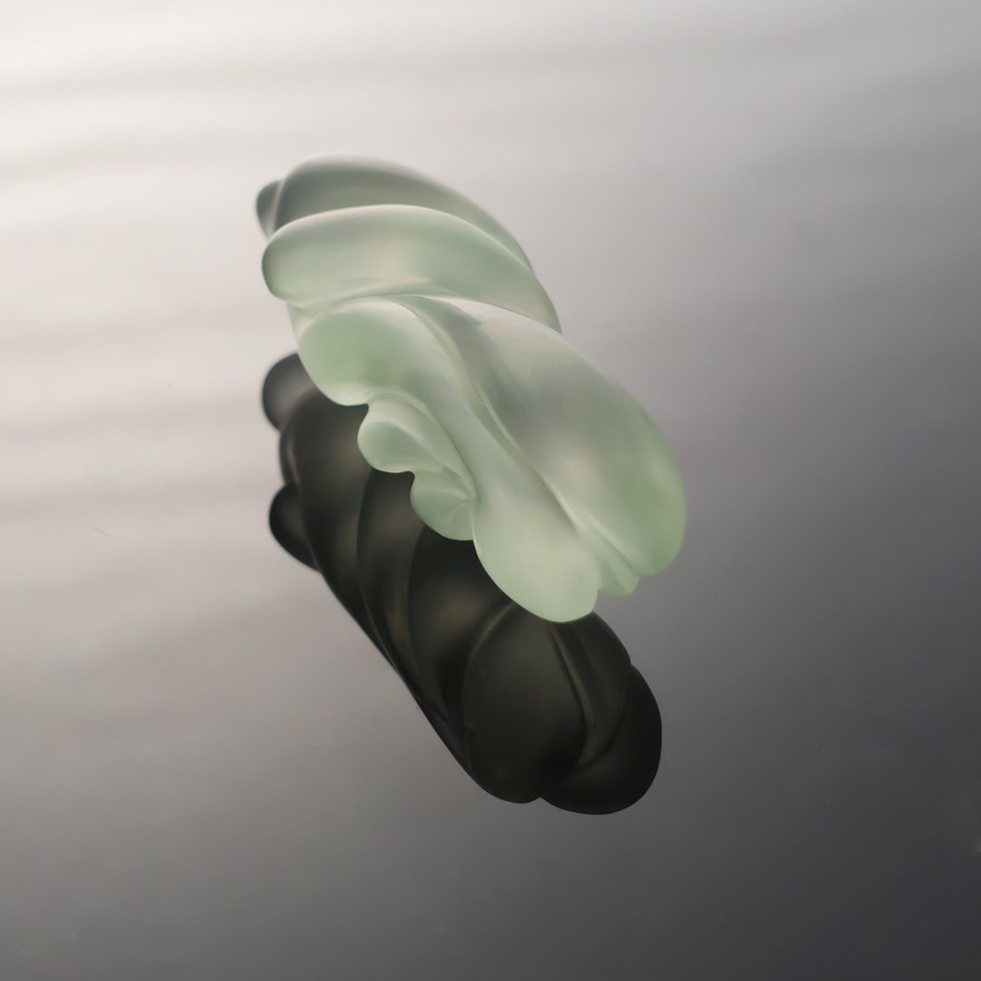 Gem Carving - Prasiolite - Twist - 40.89ct by Doug Menadue